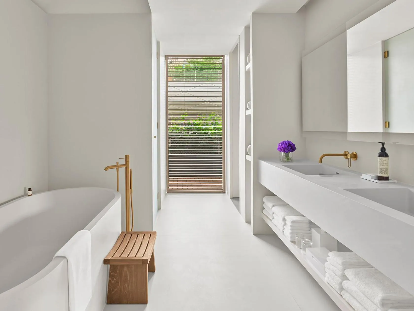 Bathroom in The Singapore EDITION