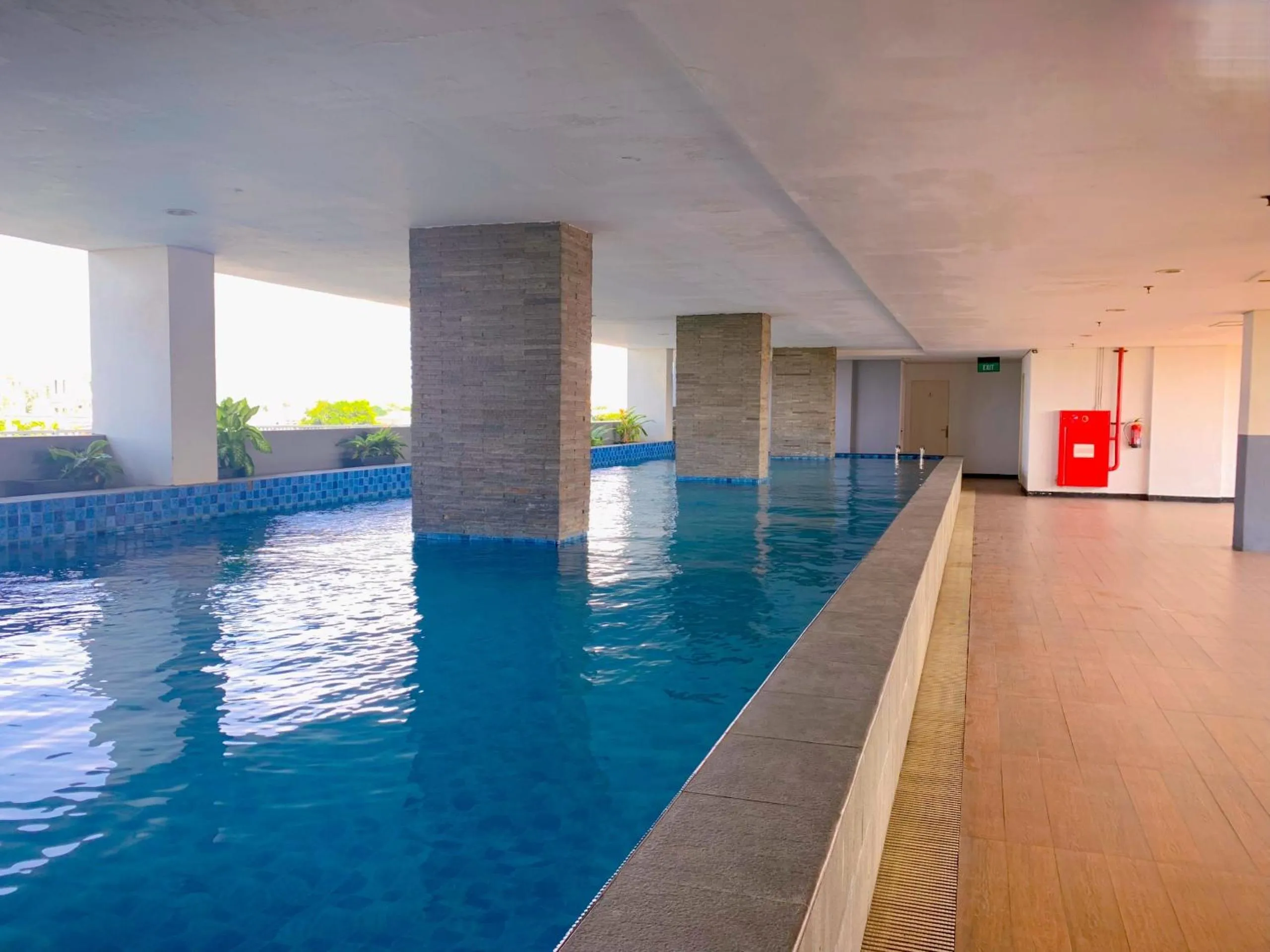 Swimming pool in Apartemen Poris 88 by Benchmark