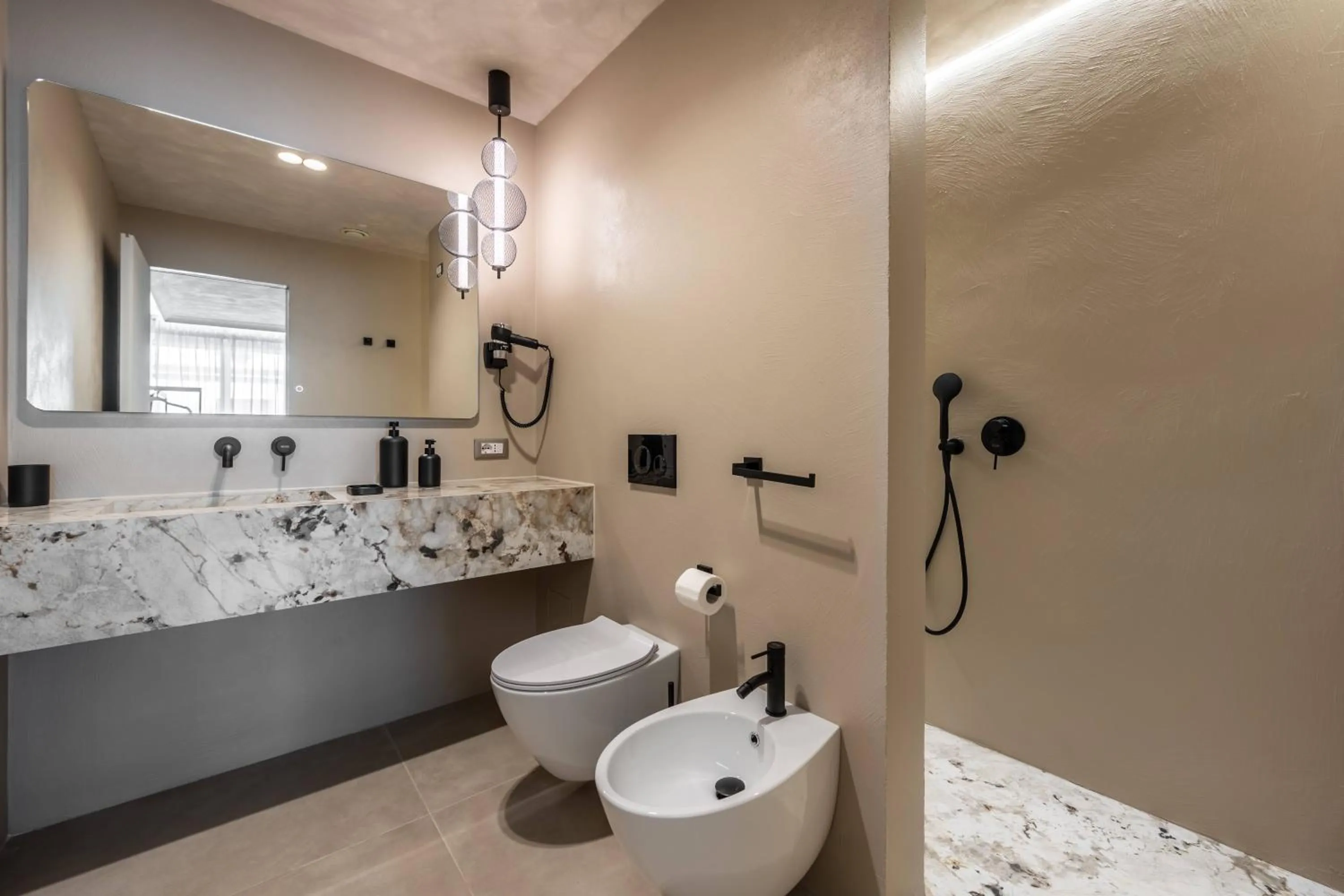 Shower in Duomo Collection