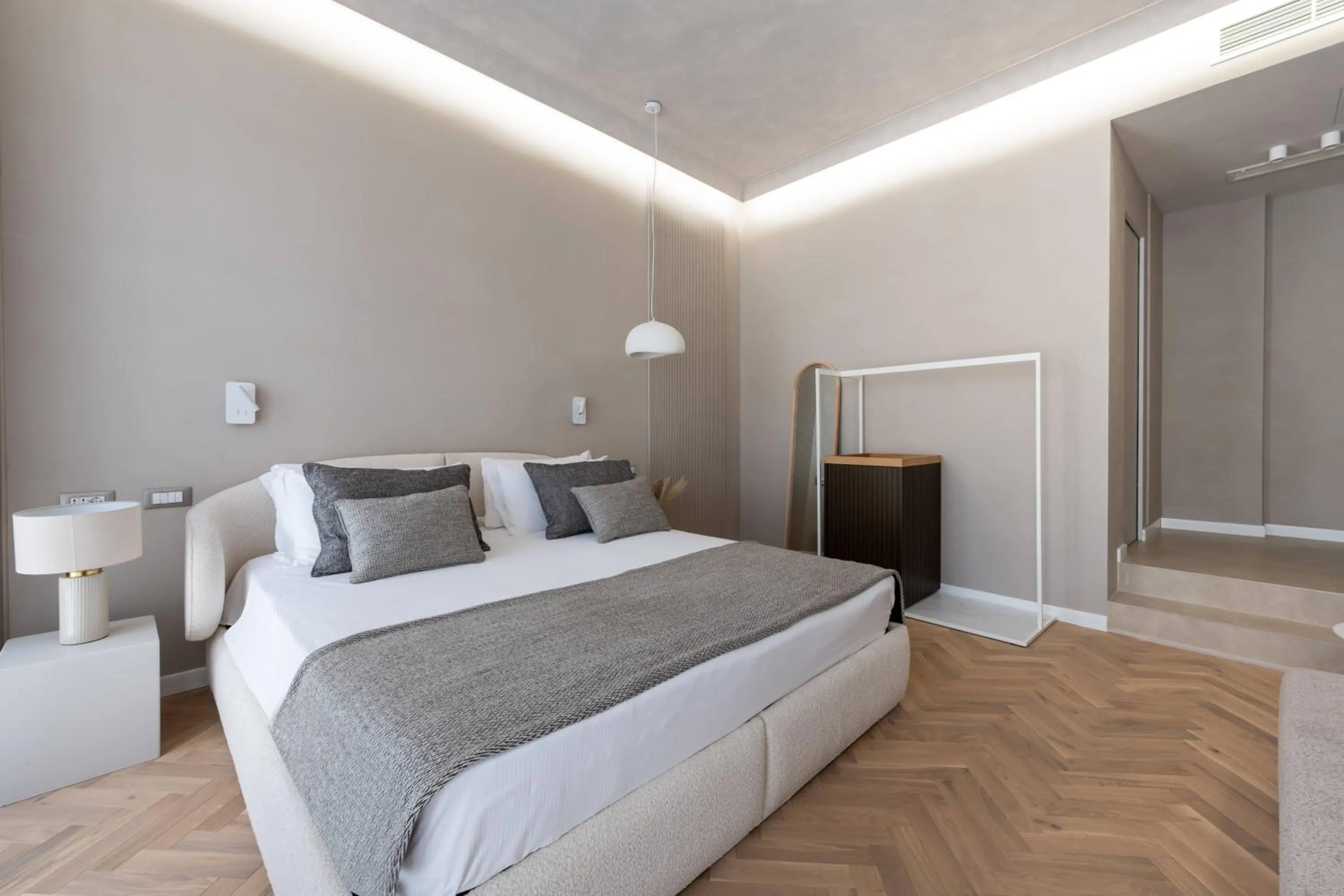 Bed in Duomo Collection