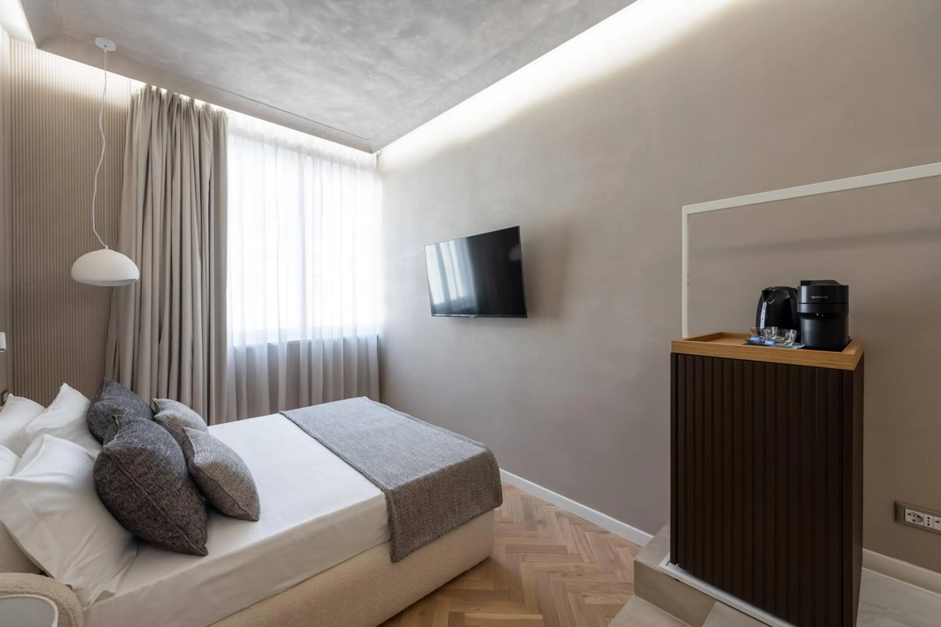 Bed in Duomo Collection