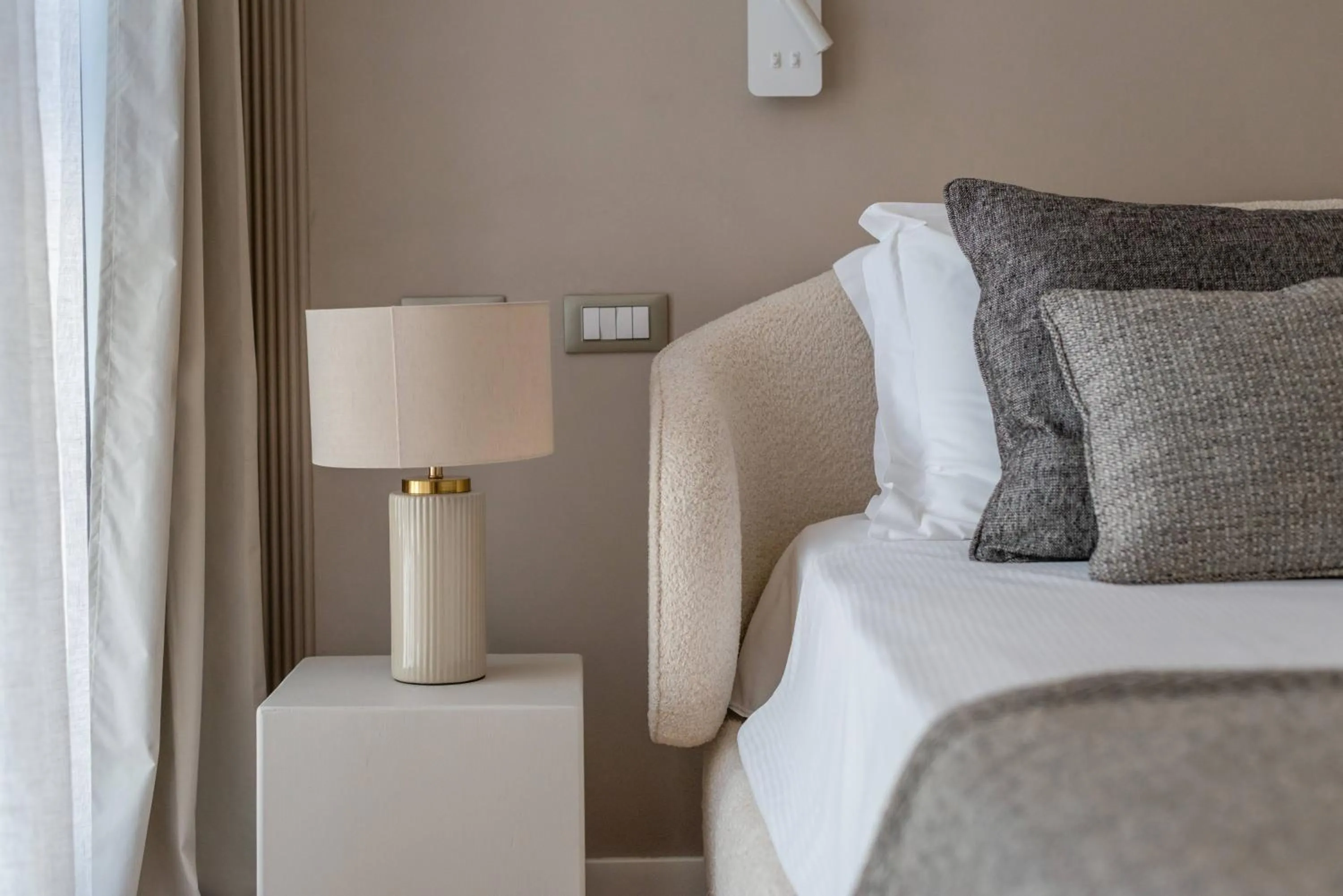 Bed in Duomo Collection