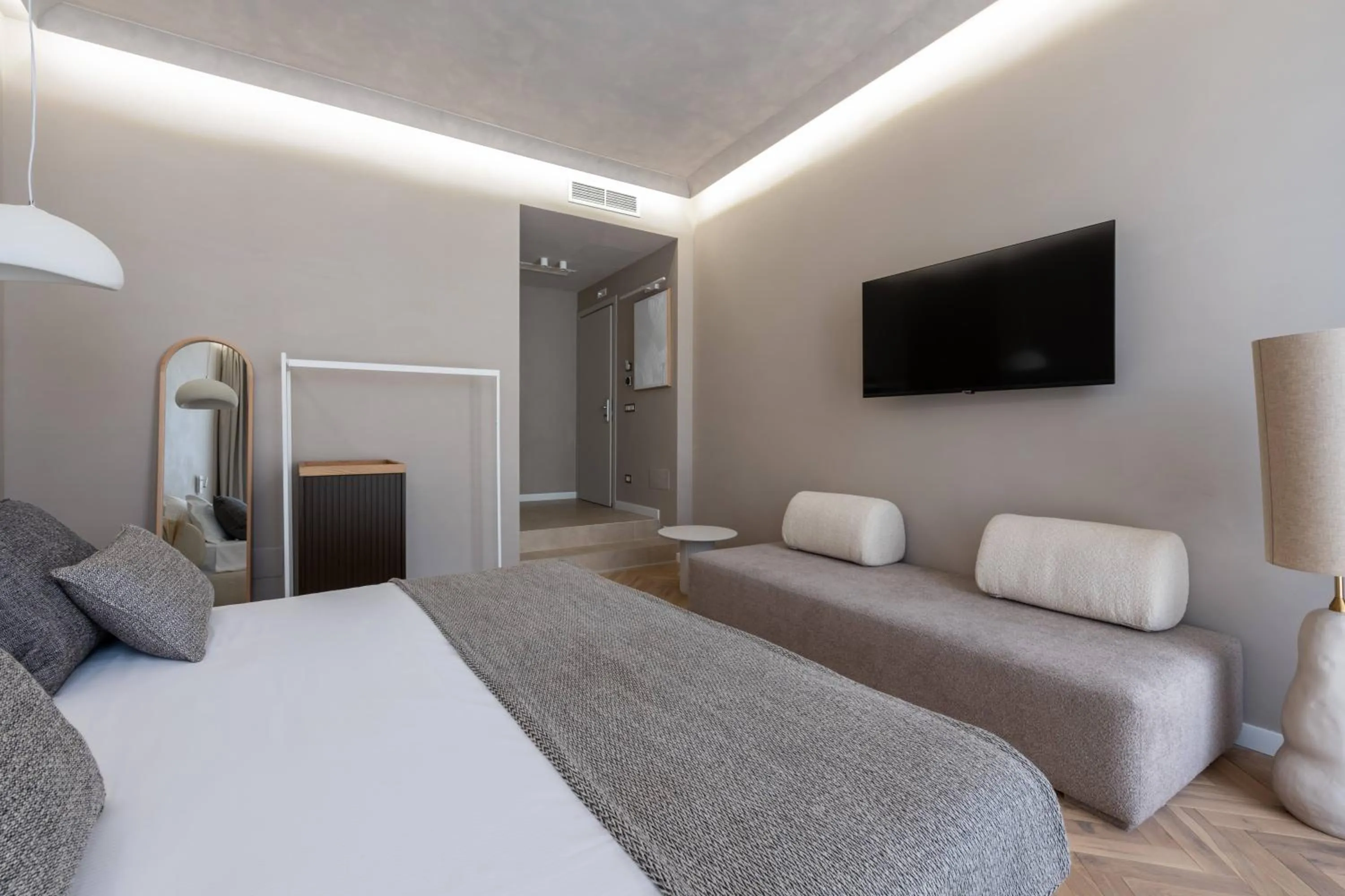 Bed in Duomo Collection