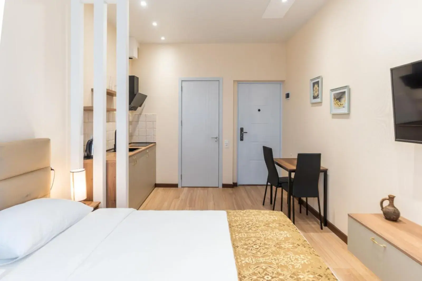 Deluxe Double Room in Sky by the river Deluxe Double Room in Sky by the river