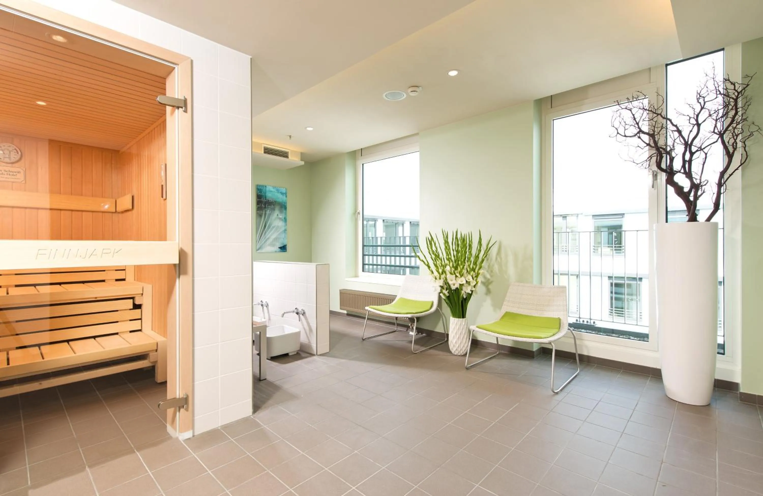 Sauna, Bed in Leonardo Hotel Berlin Mitte