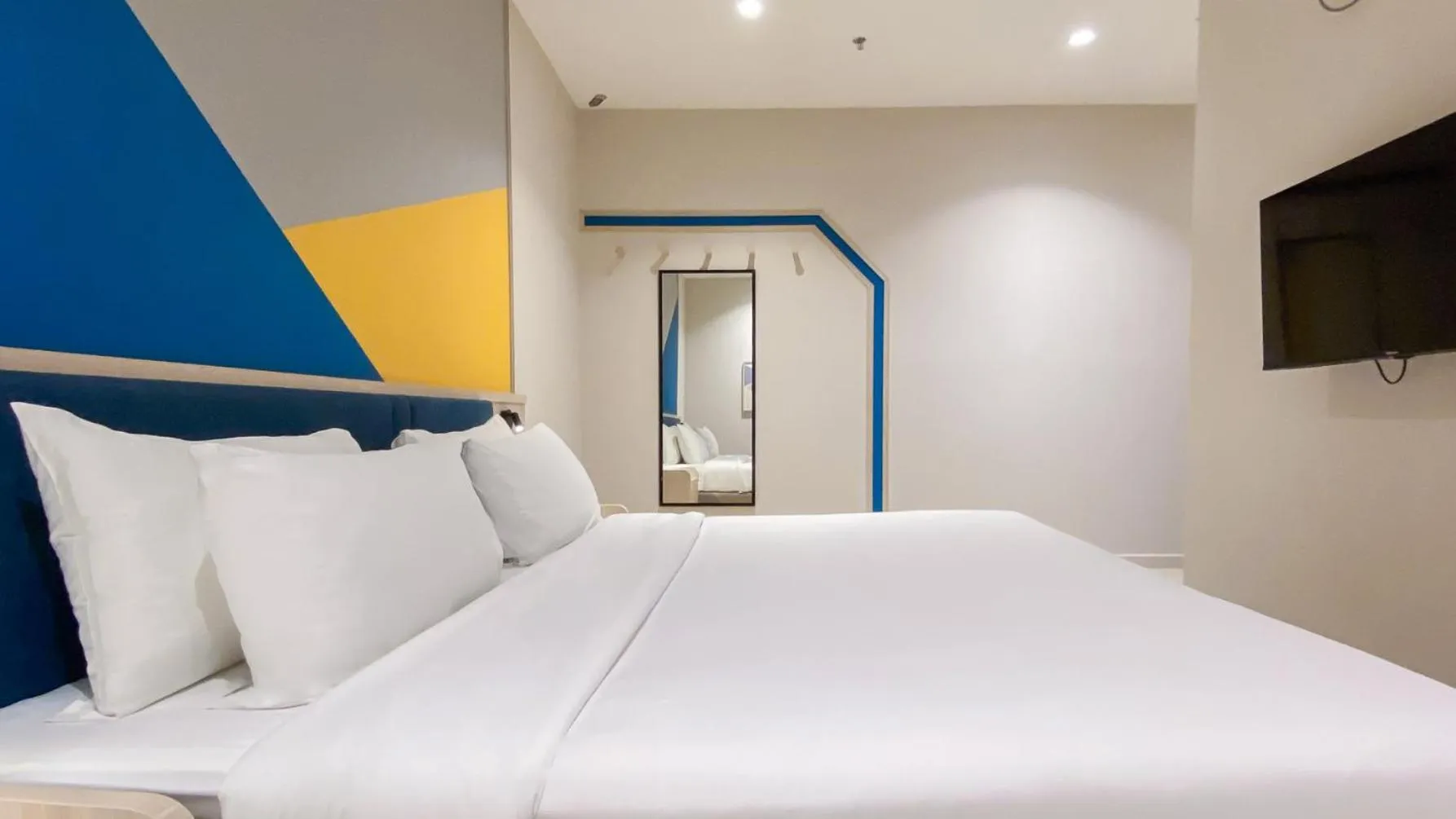 Bedroom, Bed in Fives Hotel Meldrum