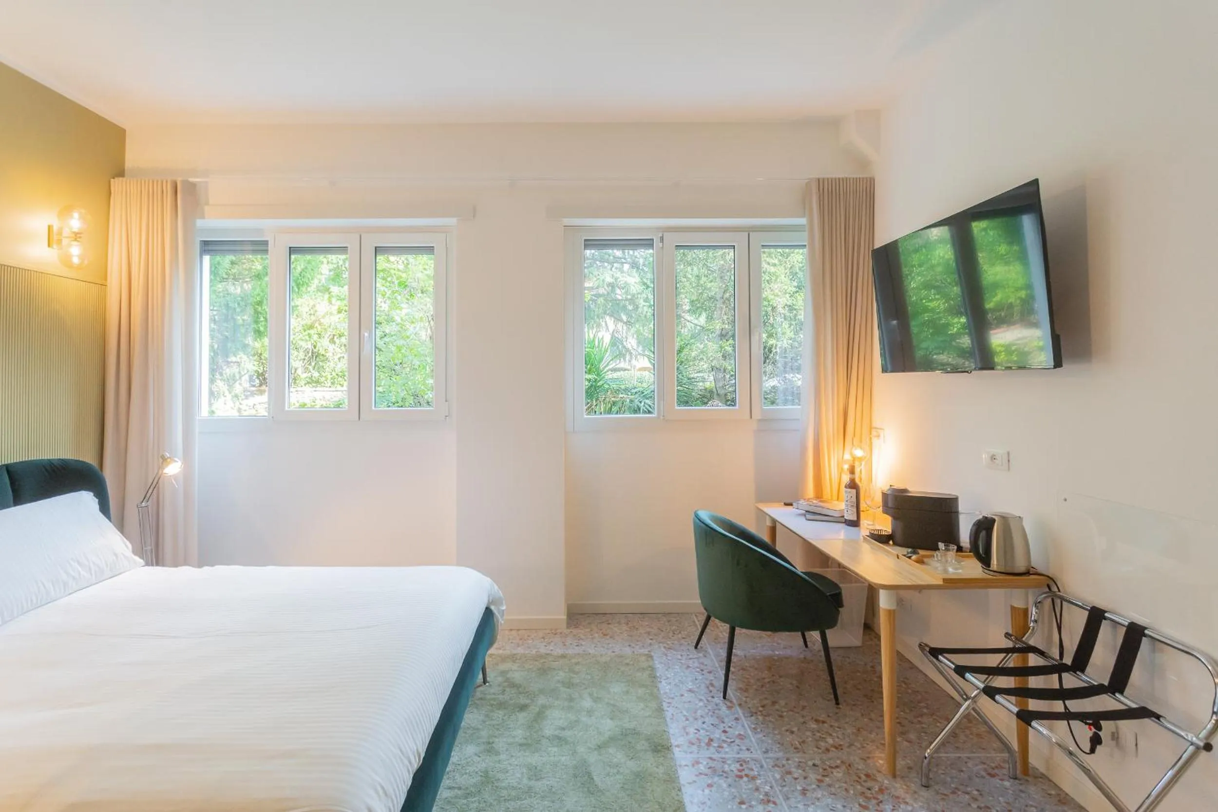 Bed in Marcello's Como Lake