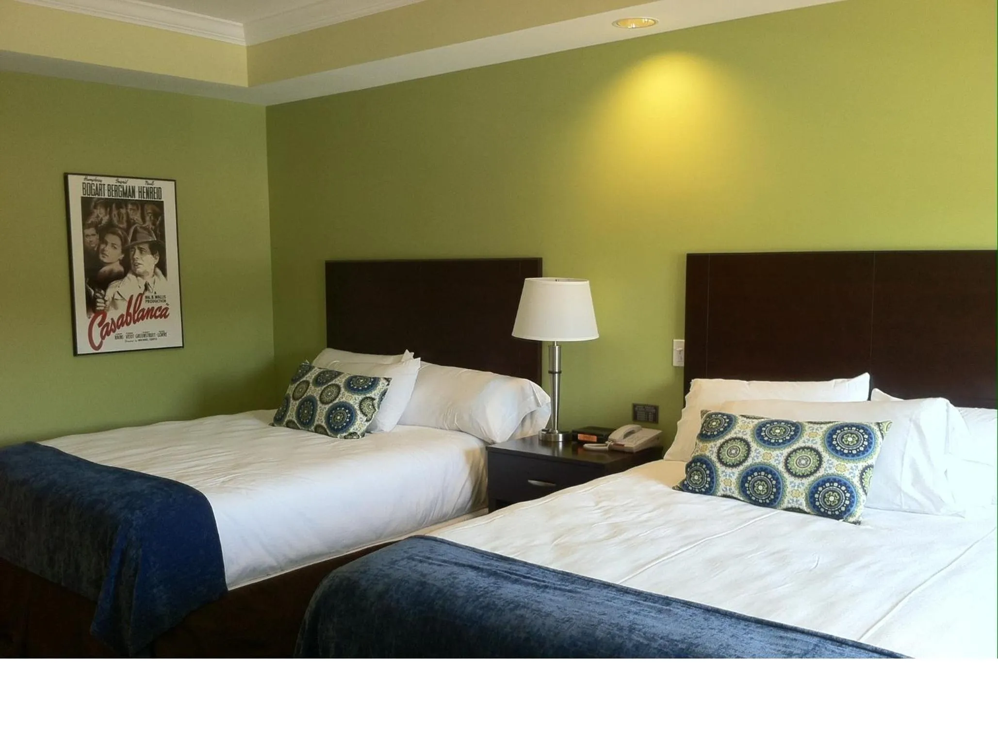 Bed in Starlight Inn