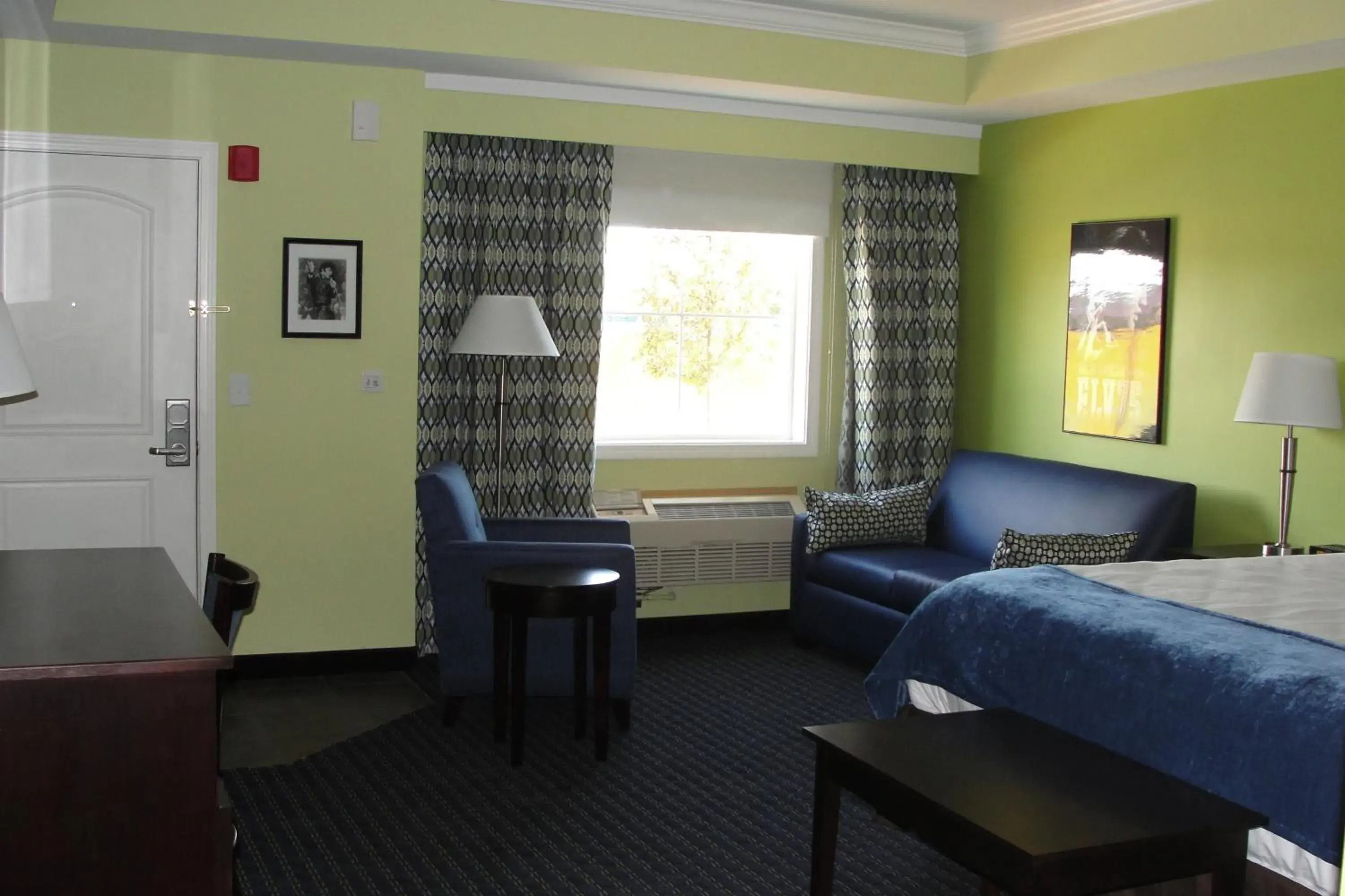 Deluxe King Suite in Starlight Inn Deluxe King Suite in Starlight Inn