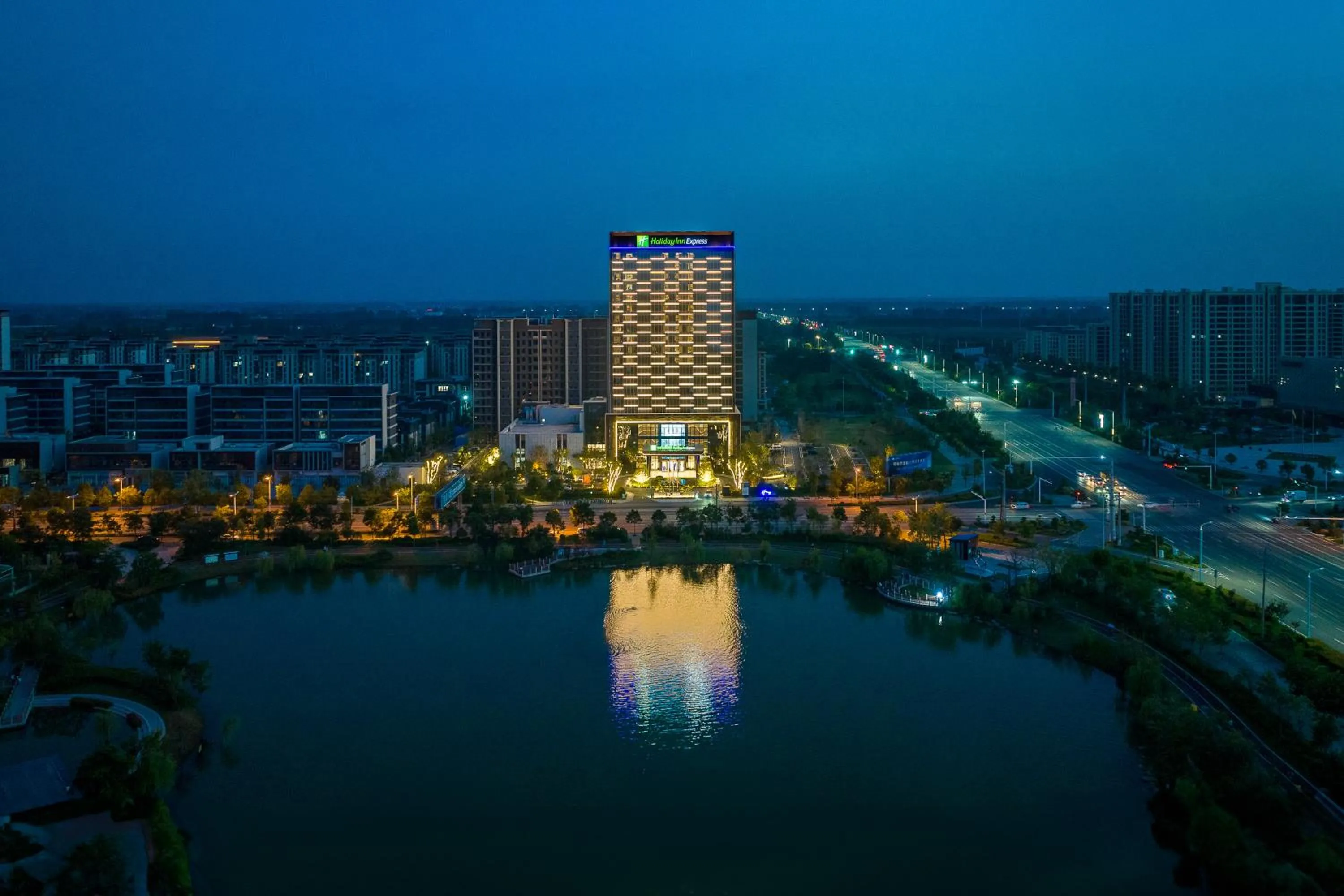 Night in Holiday Inn Express Zhoukou Dancheng by IHG