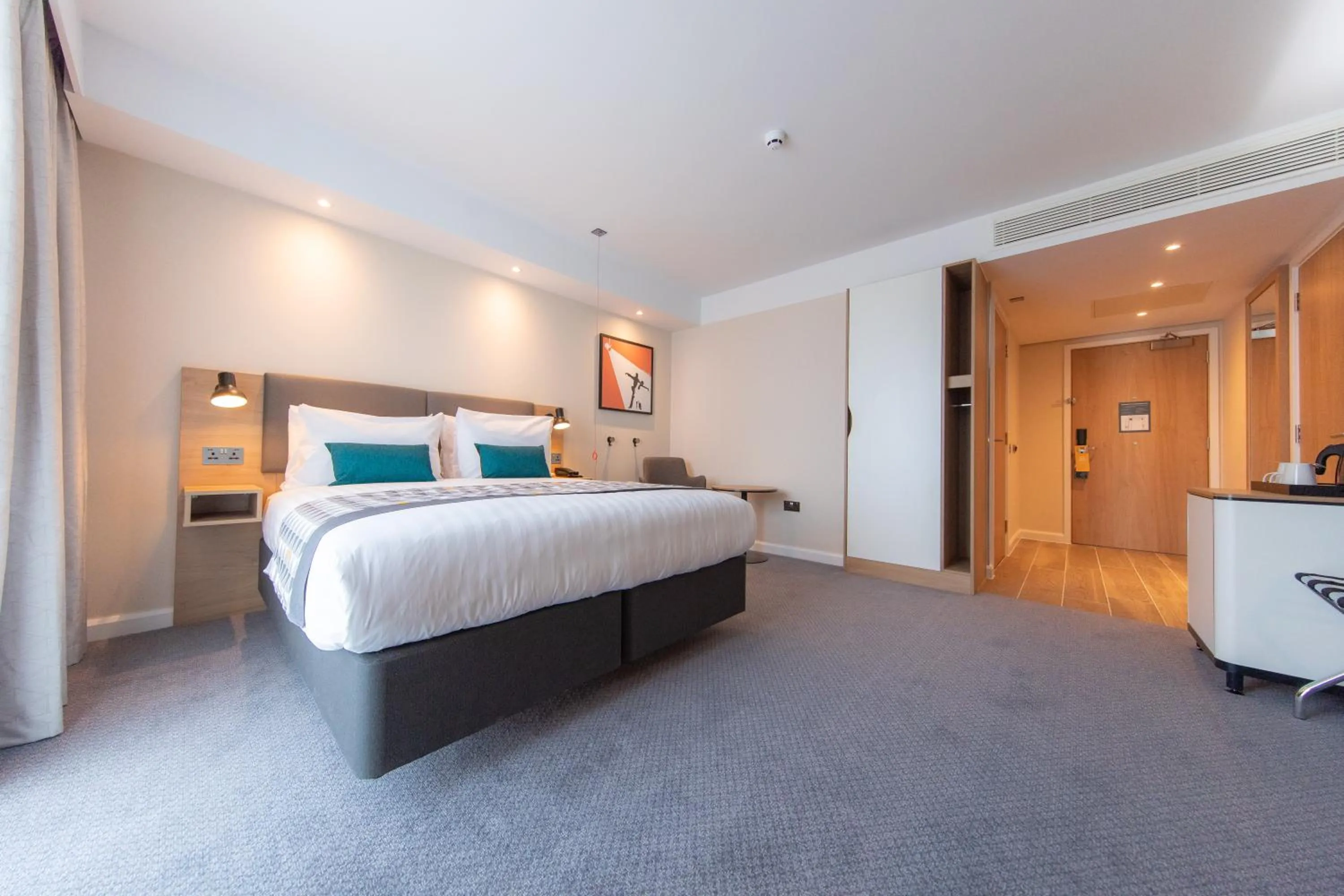 Bedroom, Bed in Holiday Inn Blackpool by IHG