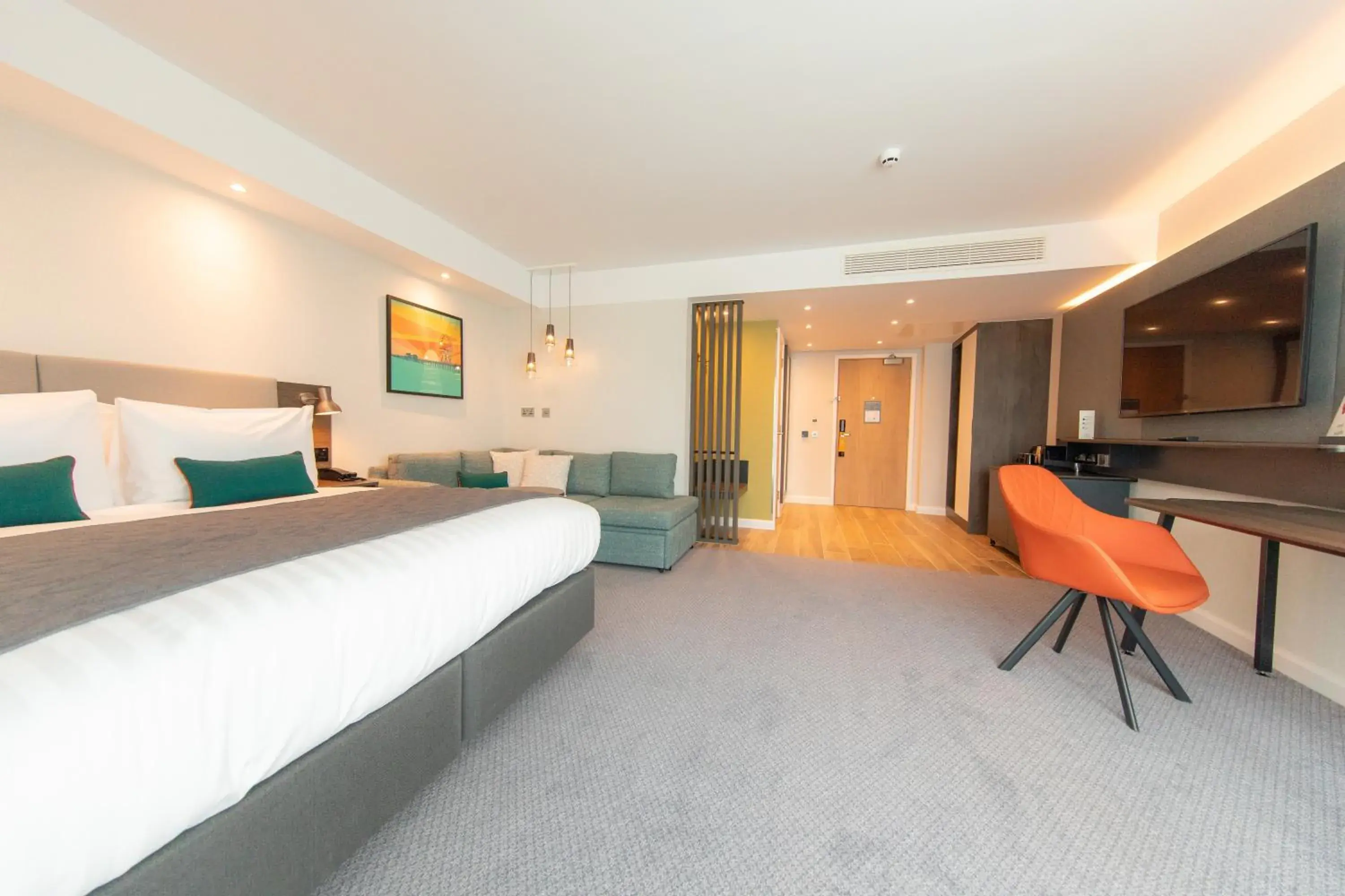 Standard King Room - Top Floor in Holiday Inn Blackpool by IHG Standard King Room - Top Floor in Holiday Inn Blackpool by IHG