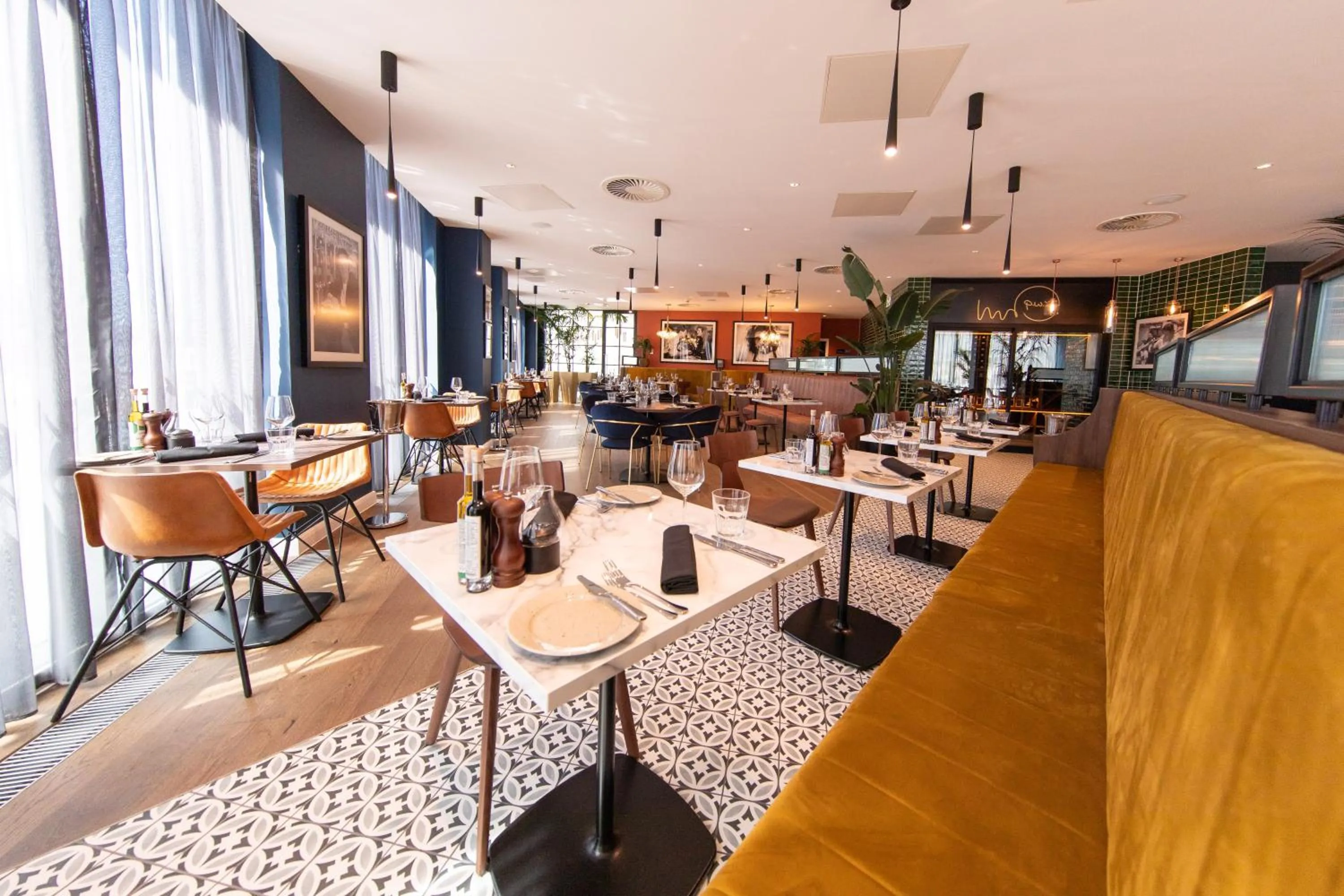 Restaurant/places to eat in Holiday Inn Blackpool by IHG