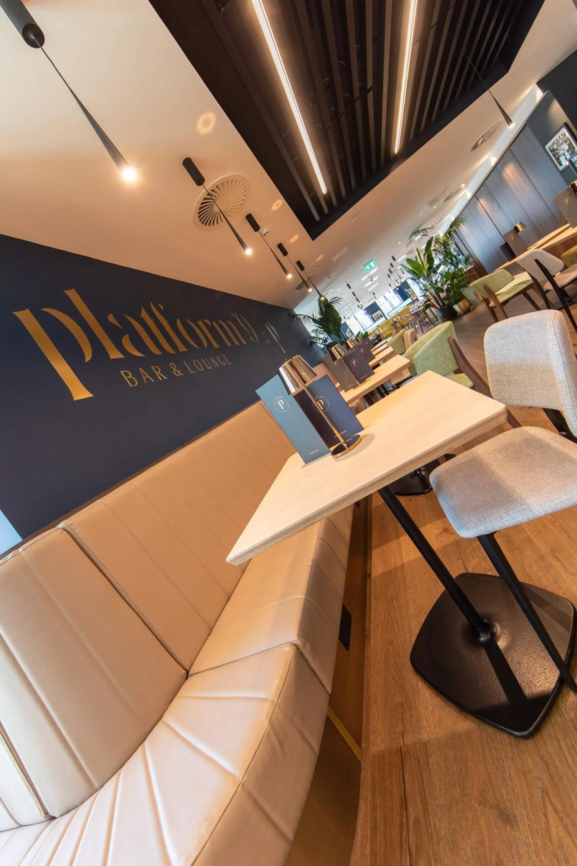 Lounge or bar in Holiday Inn Blackpool by IHG