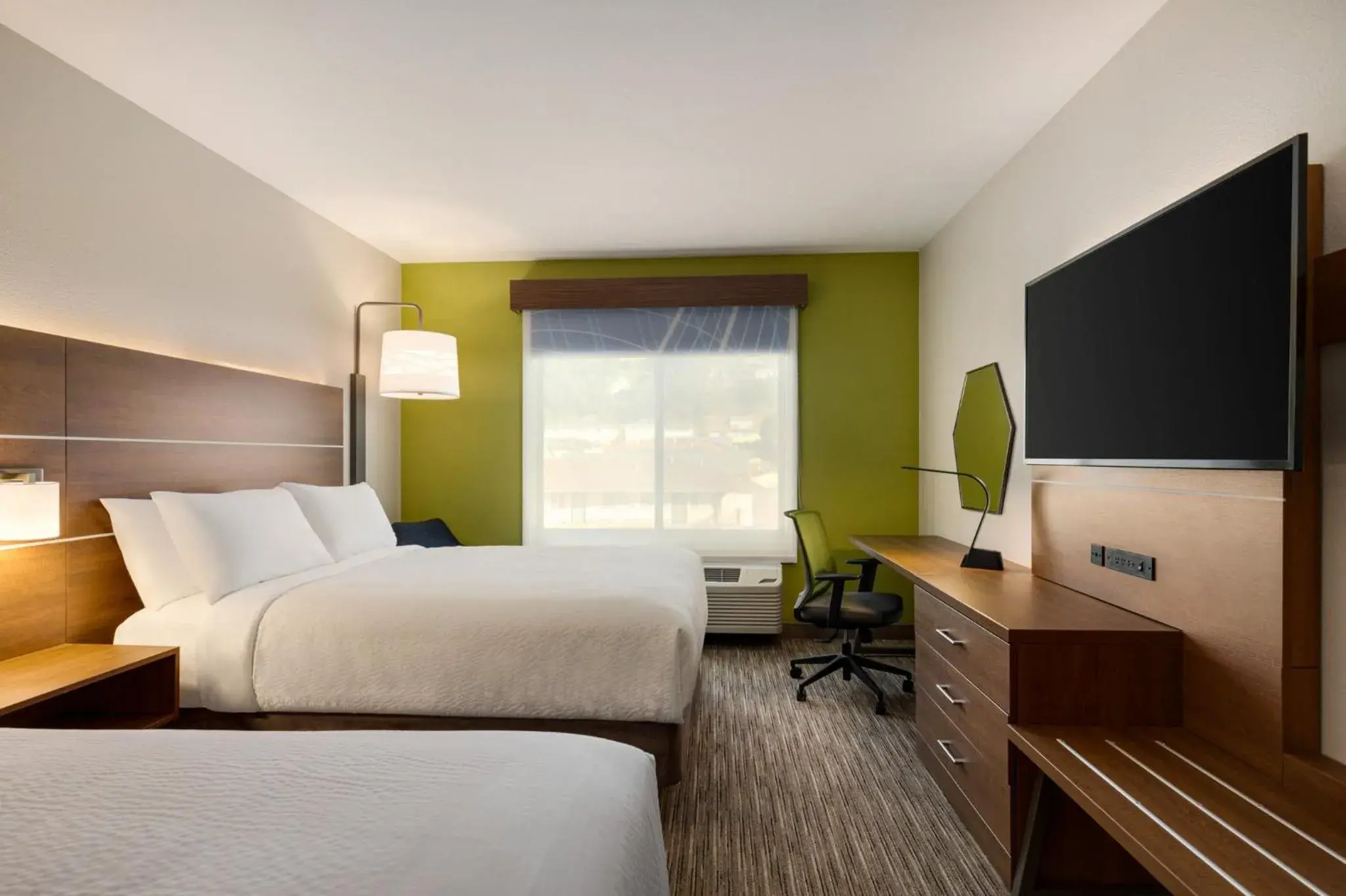 Standard Room with Two Queen Beds in Holiday Inn Express & Suites Hayward - Castro Valley by IHG Standard Room with Two Queen Beds in Holiday Inn Express & Suites Hayward - Castro Valley by IHG
