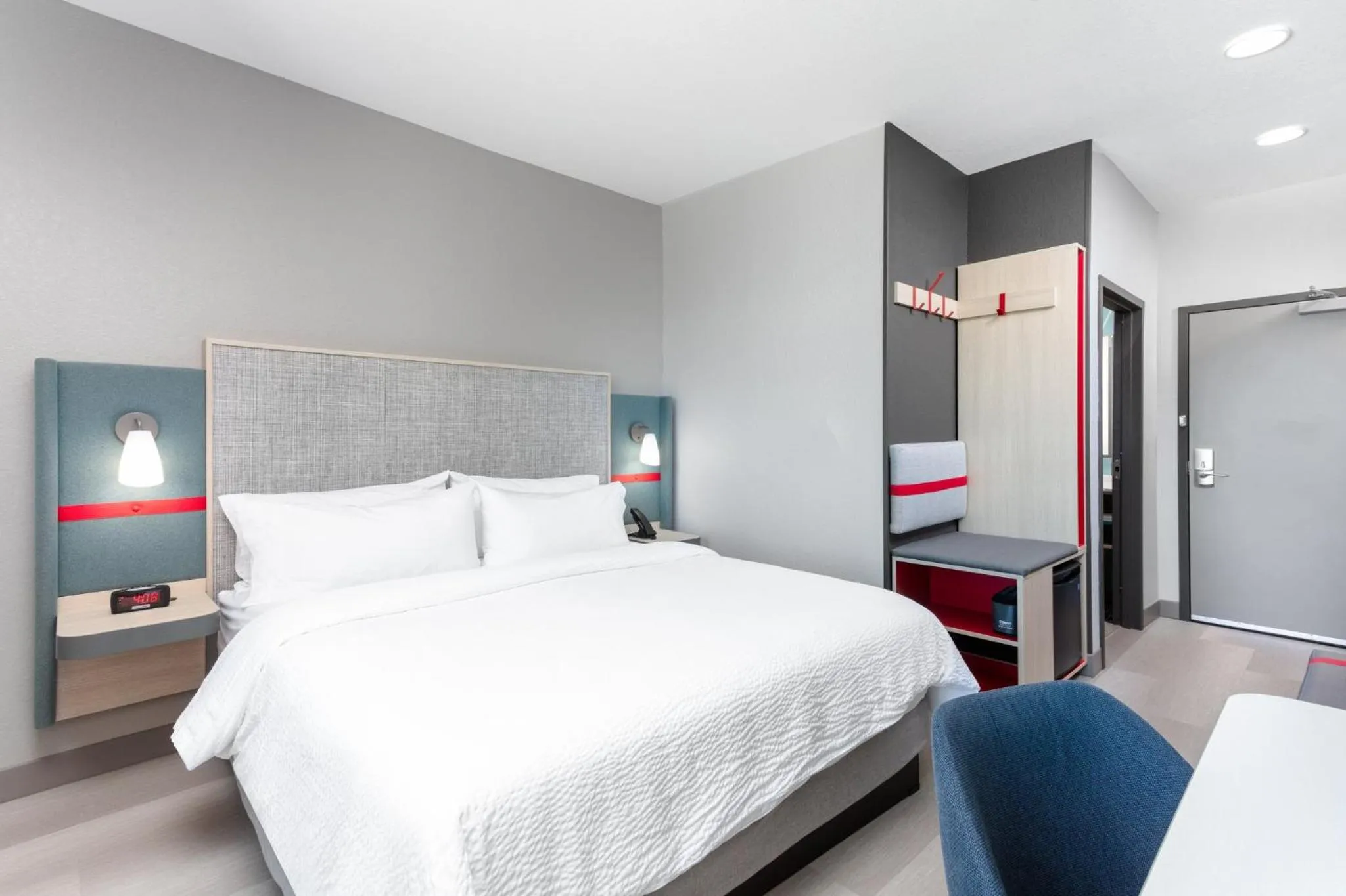 Photo of the whole room, Bed in avid hotel North Platte by IHG