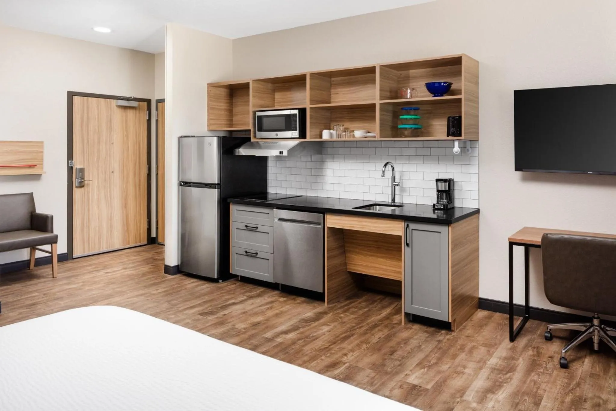 Photo of the whole room, Bed in Candlewood Suites North Platte by IHG