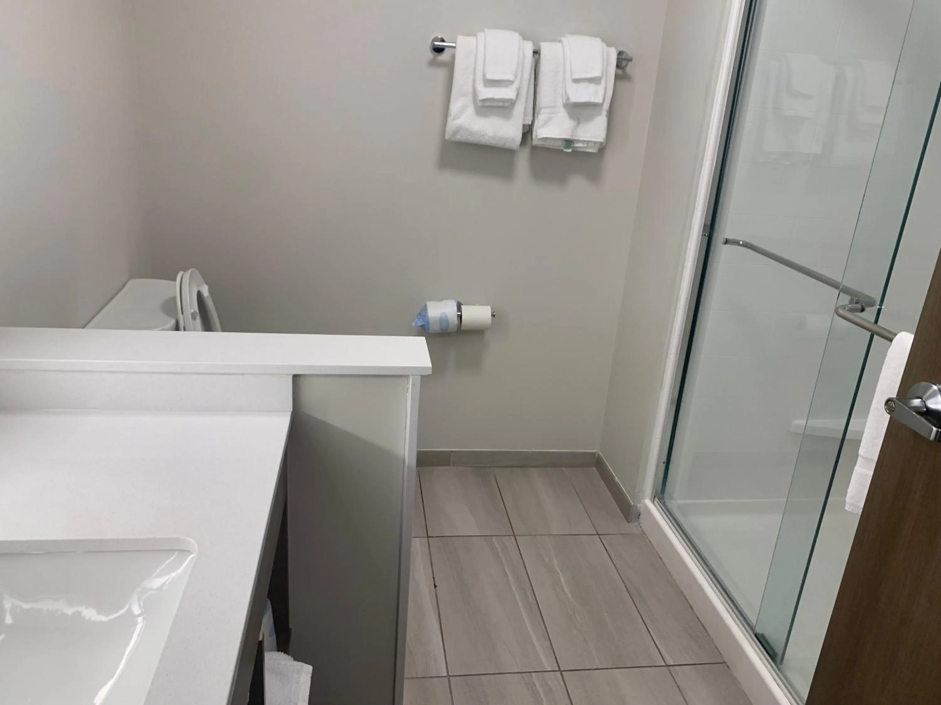 Shower in Holiday Inn Express Jesup by IHG