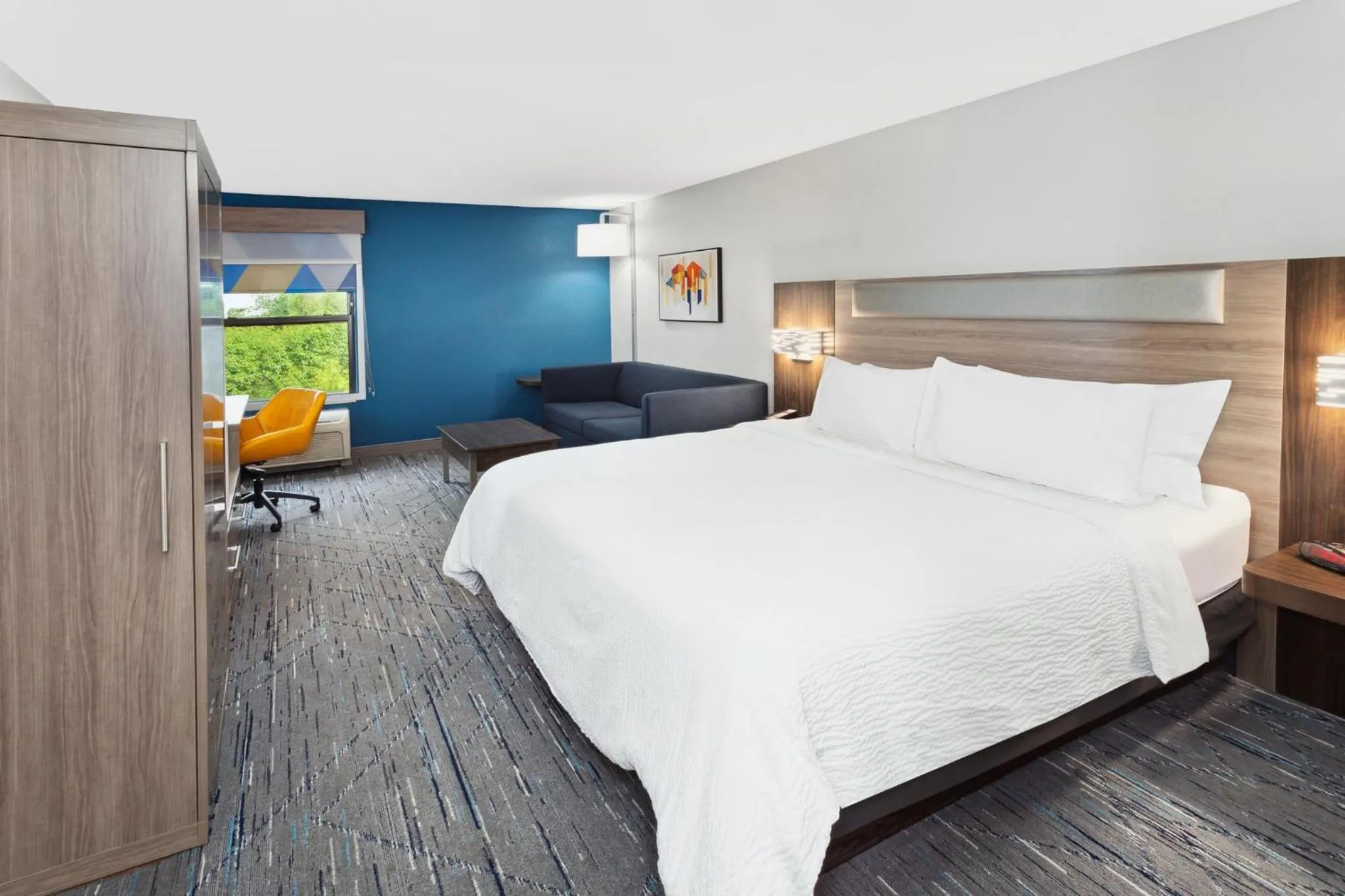 Photo of the whole room, Bed in Holiday Inn Express Fremont by IHG