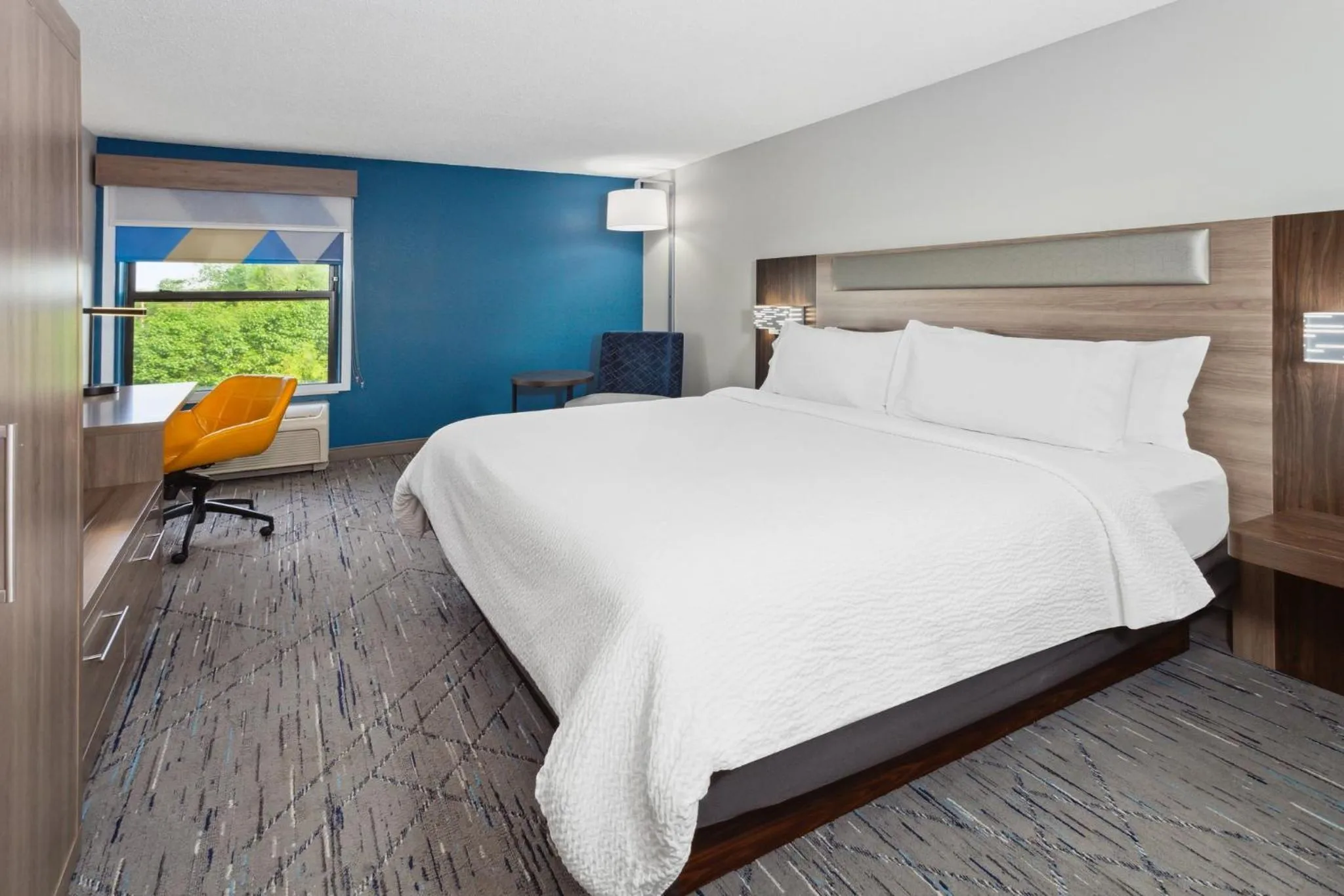 Photo of the whole room, Bed in Holiday Inn Express Fremont by IHG