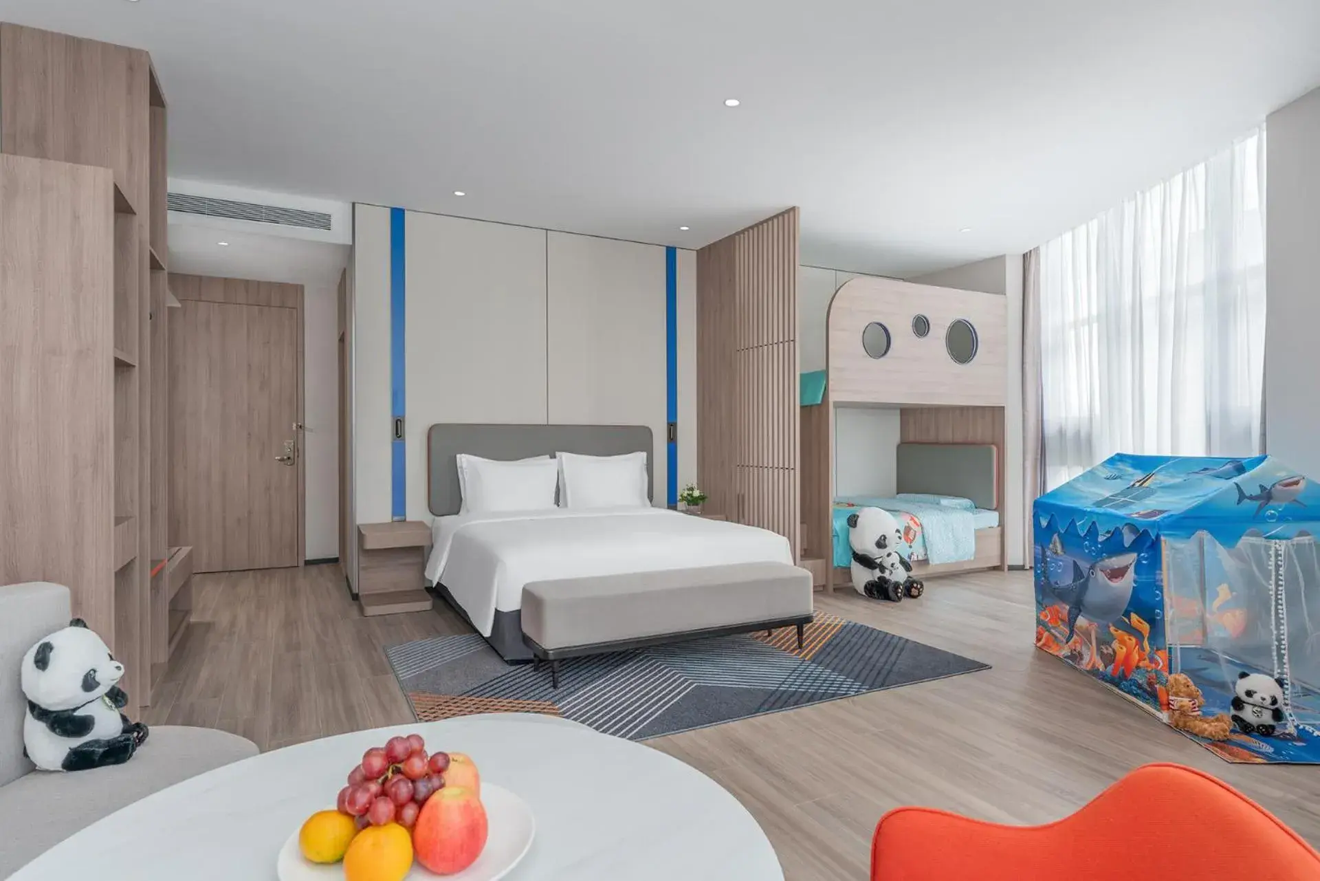 Standard Room with One King and Bunk Bed - Kids Theme in Holiday Inn Express Yinchuan Yuehai Standard Room with One King and Bunk Bed - Kids Theme in Holiday Inn Express Yinchuan Yuehai