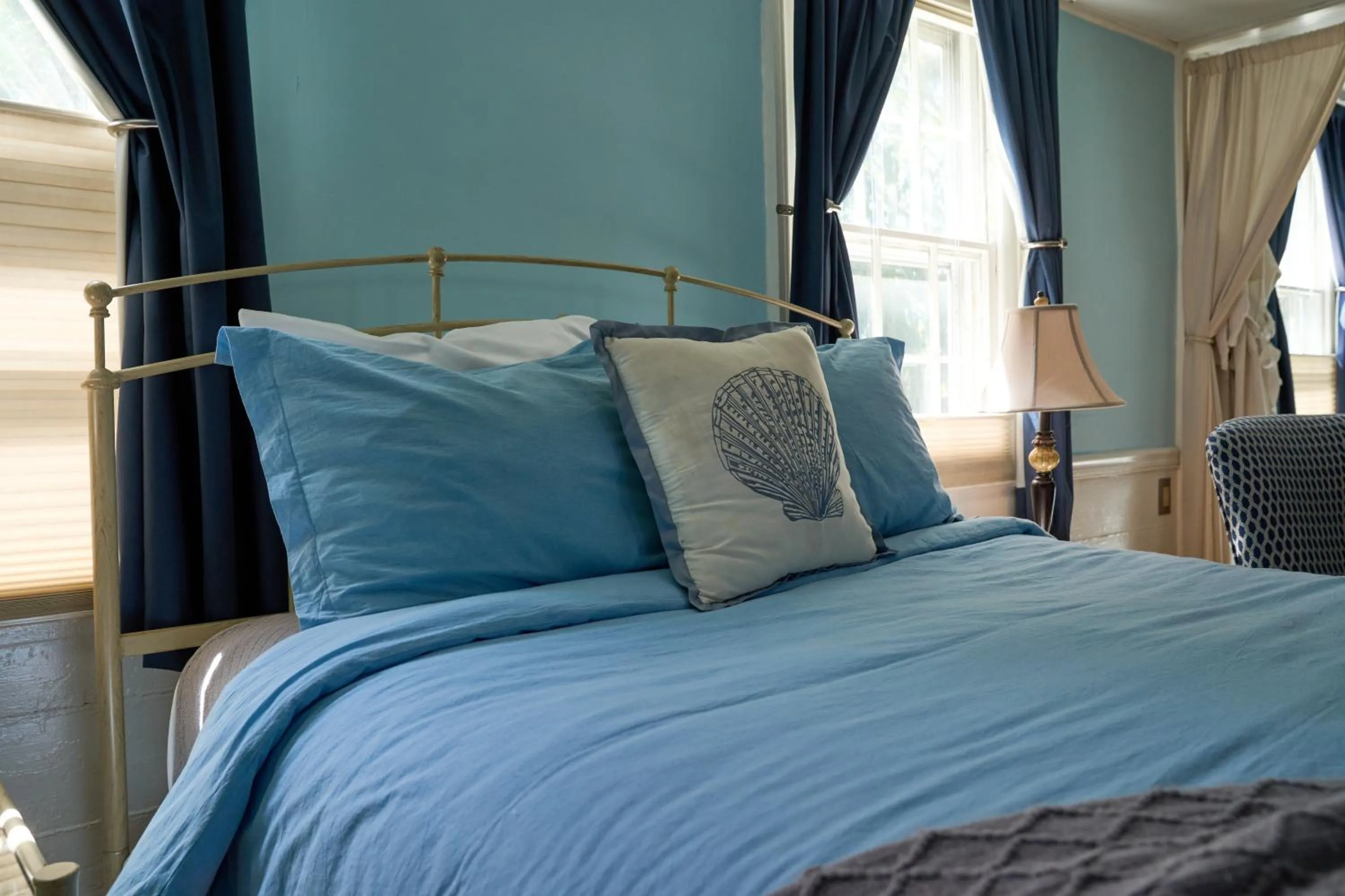 Bed in Scranton Seahorse Inn