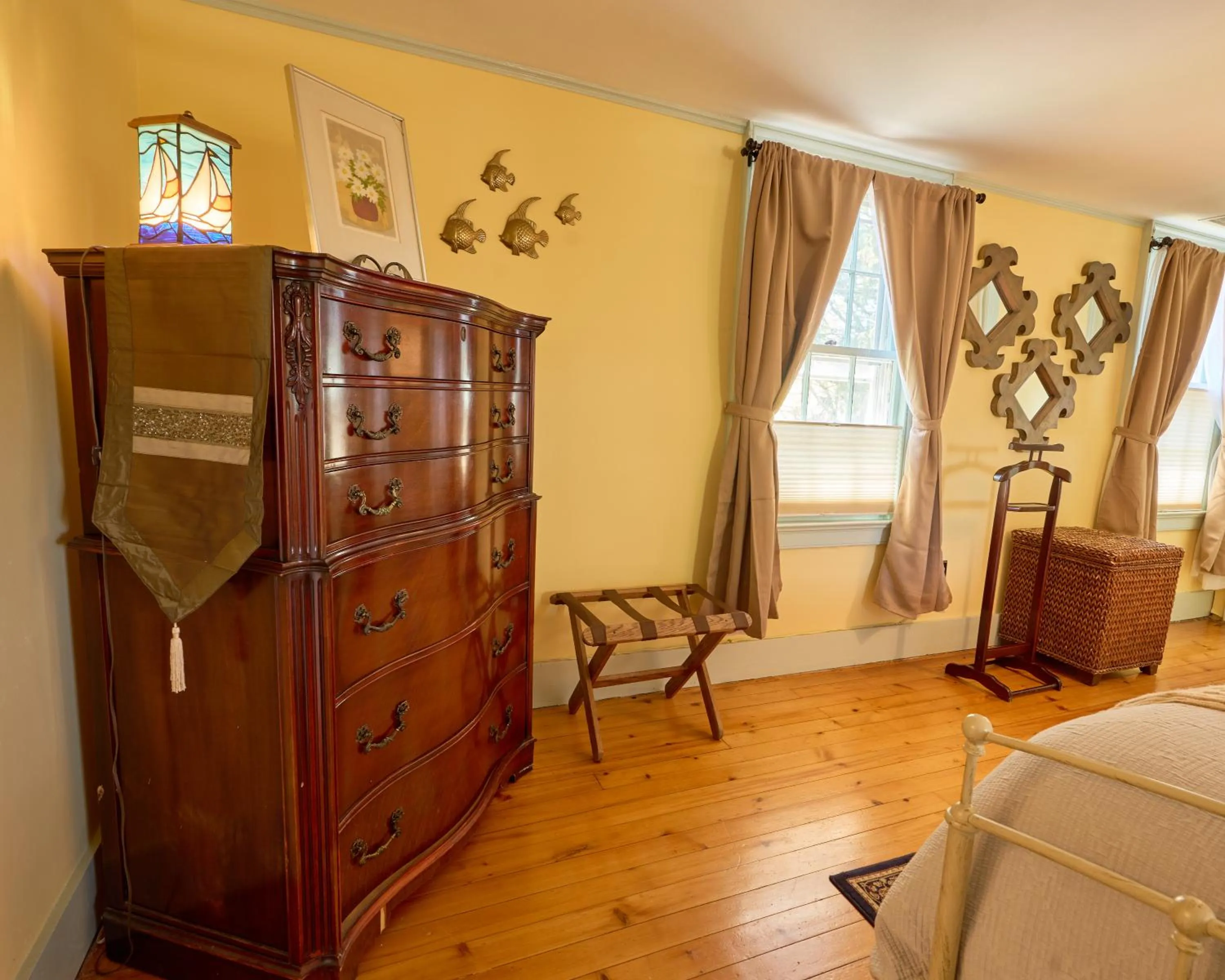 Bed in Scranton Seahorse Inn