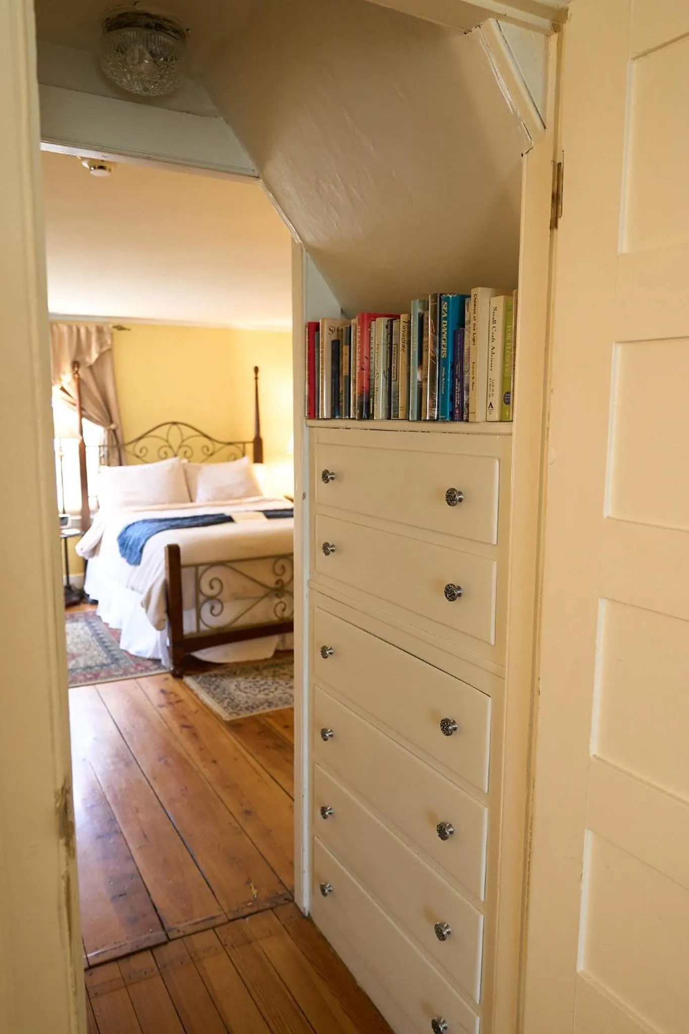 Bed in Scranton Seahorse Inn