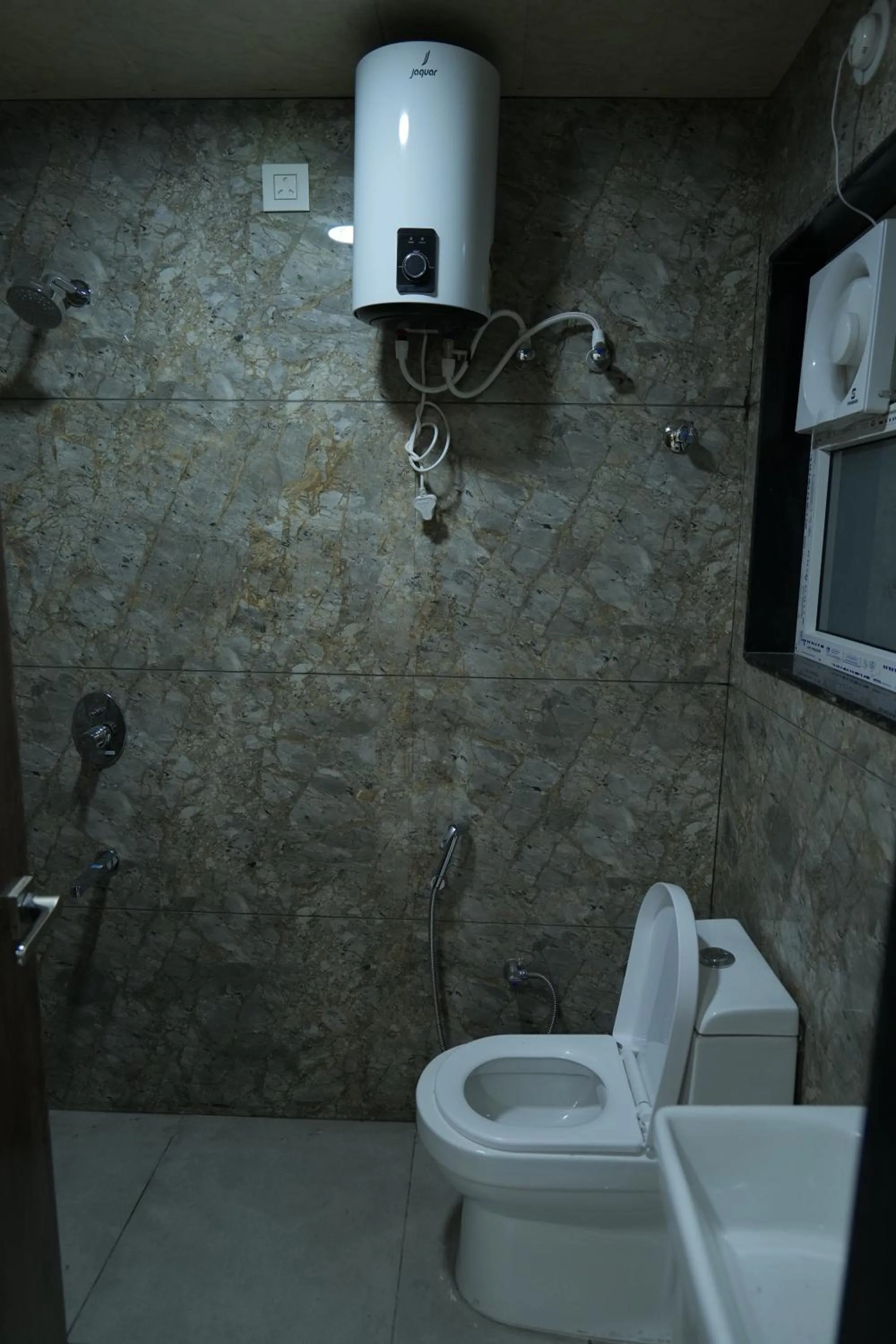 Bathroom in Hotel Adhiraj Inn