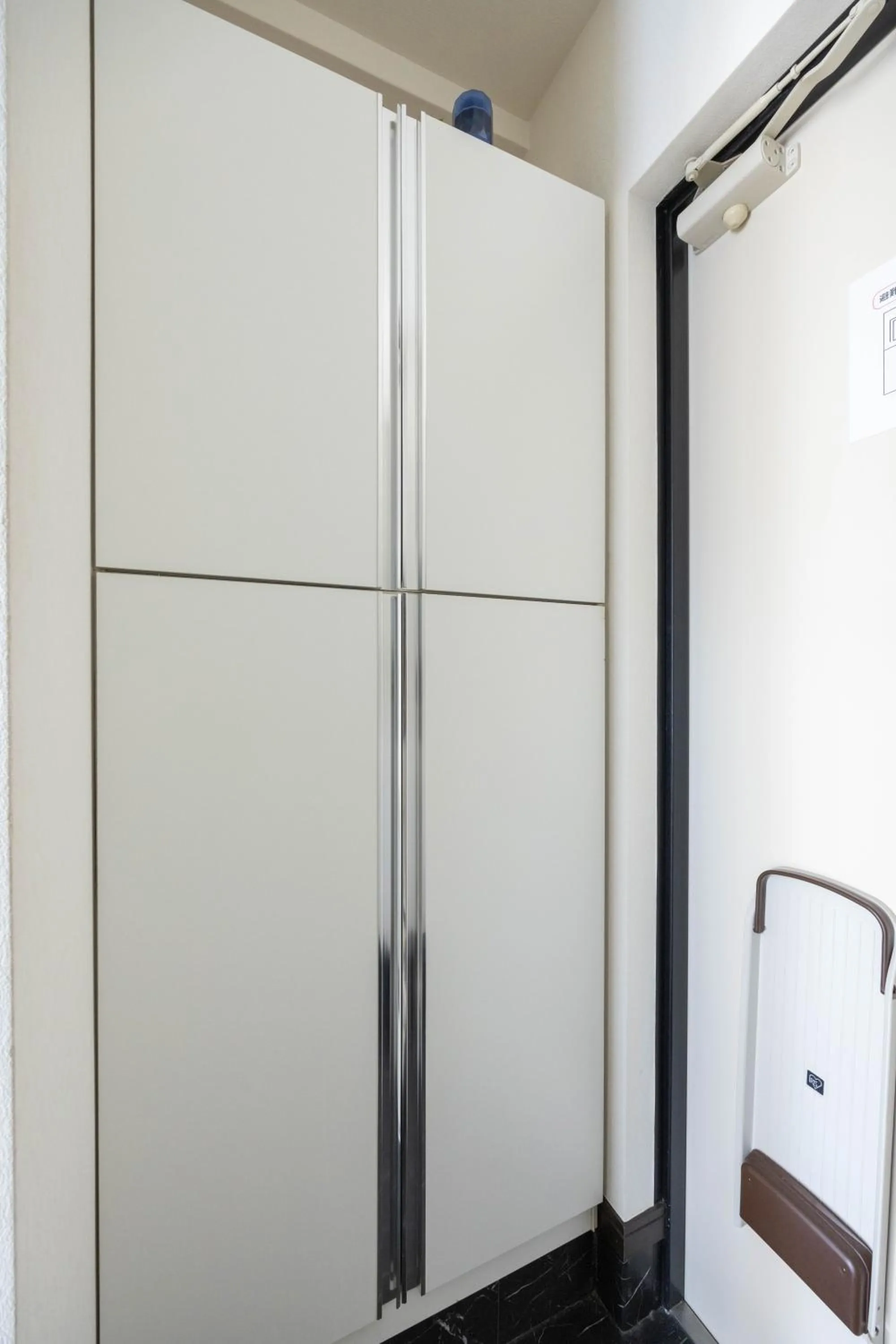 wardrobe in 錦系町天空樹景觀飯店 Skytree View Kinshicho - crib free