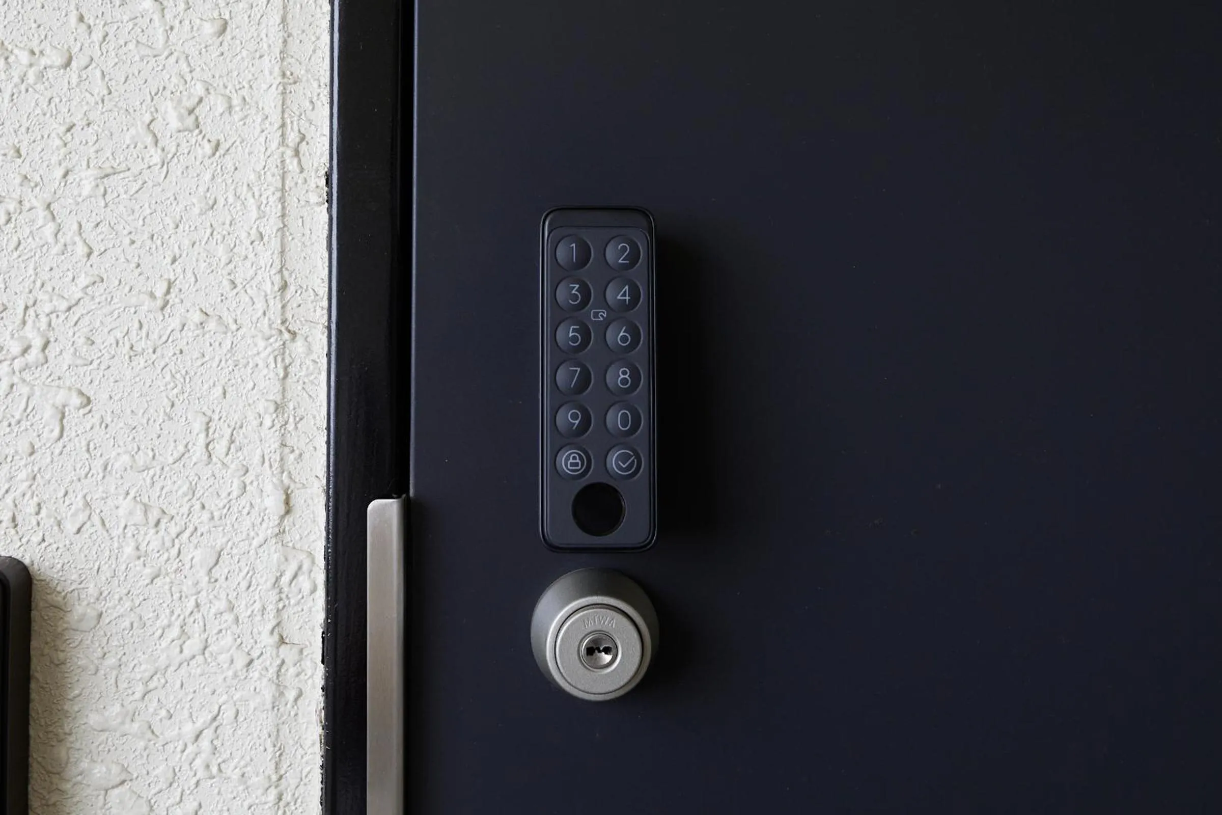 Facade/entrance in 錦系町天空樹景觀飯店 Skytree View Kinshicho - crib free