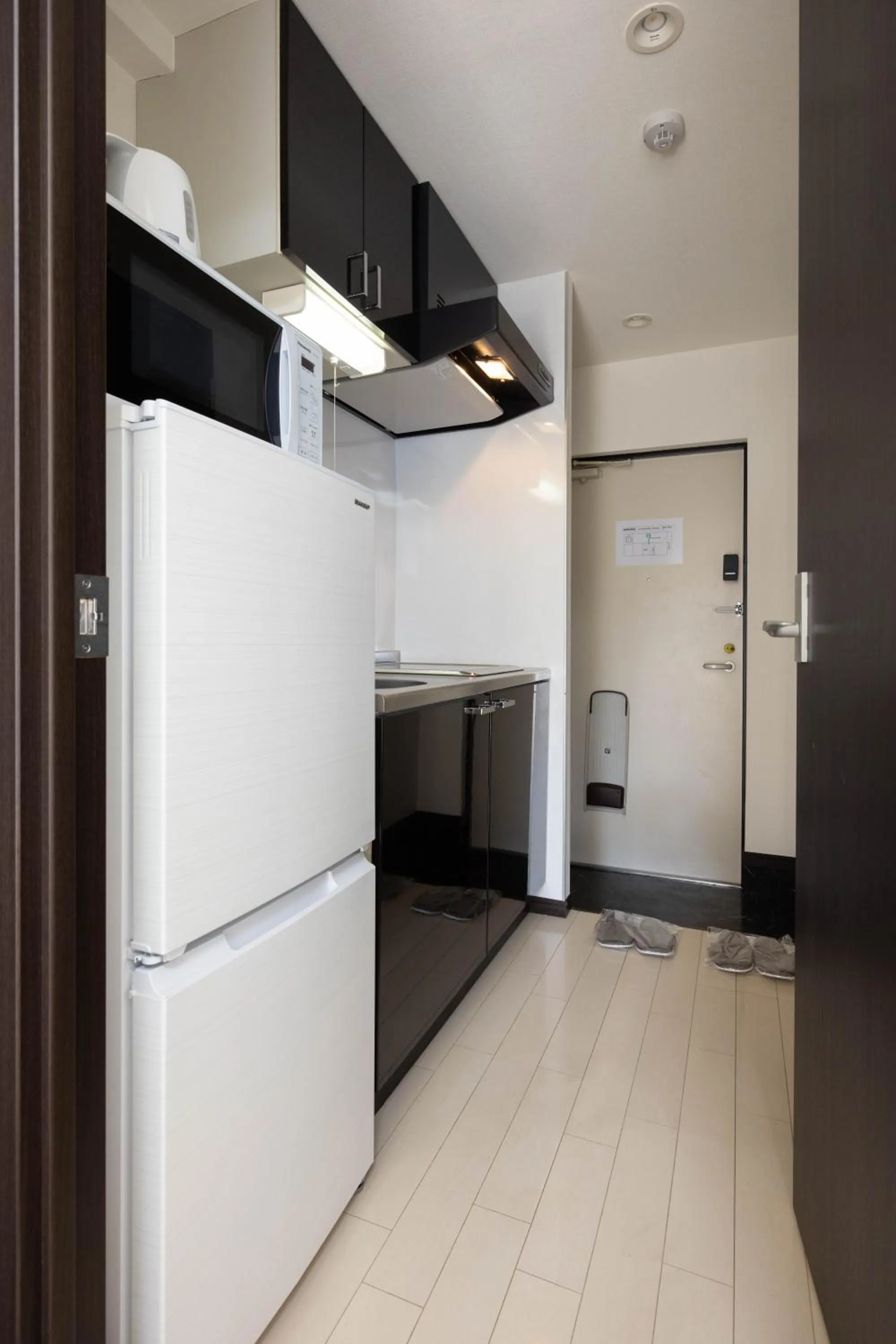 Kitchen or kitchenette in 錦系町天空樹景觀飯店 Skytree View Kinshicho - crib free