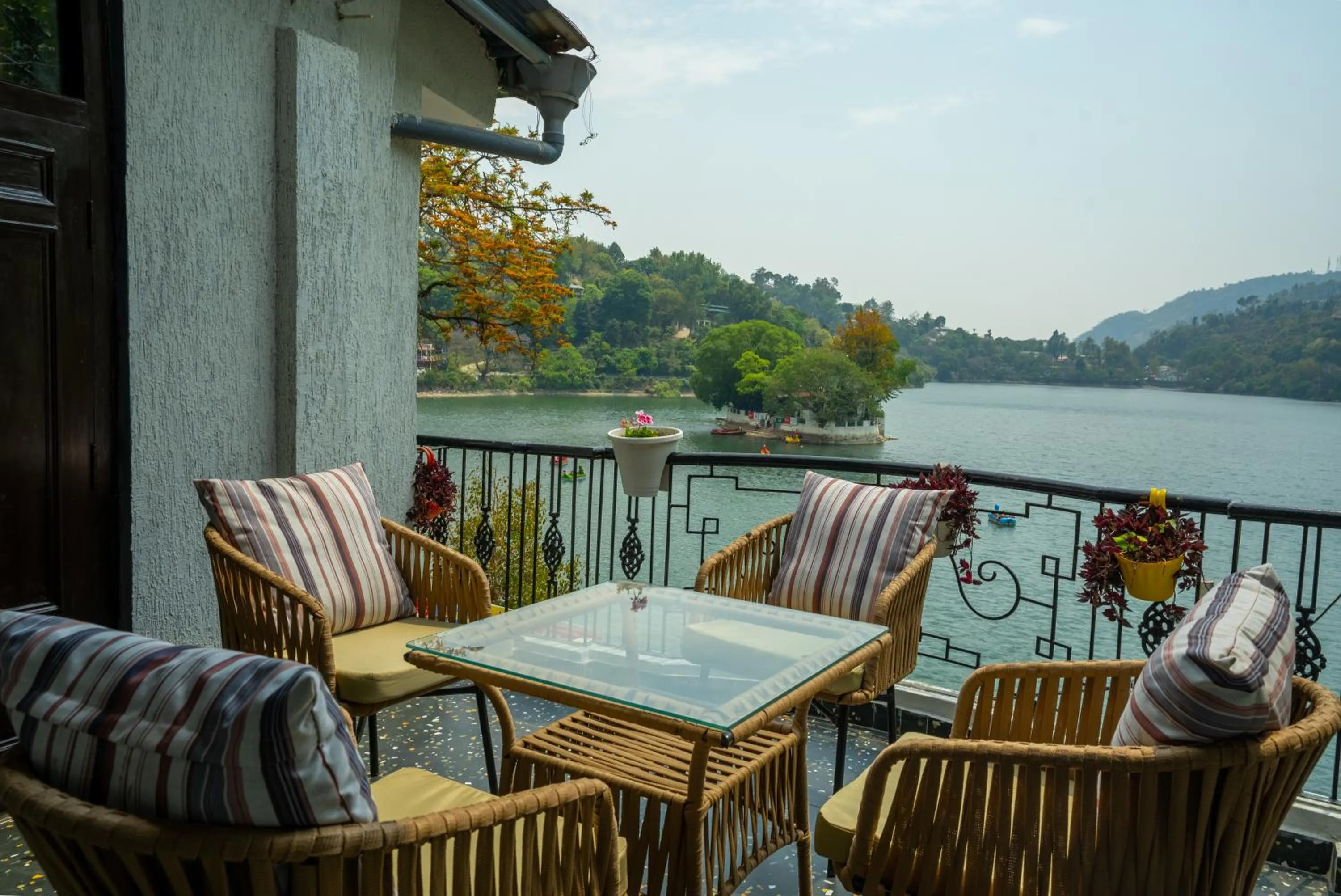 Day in The Lake Hill