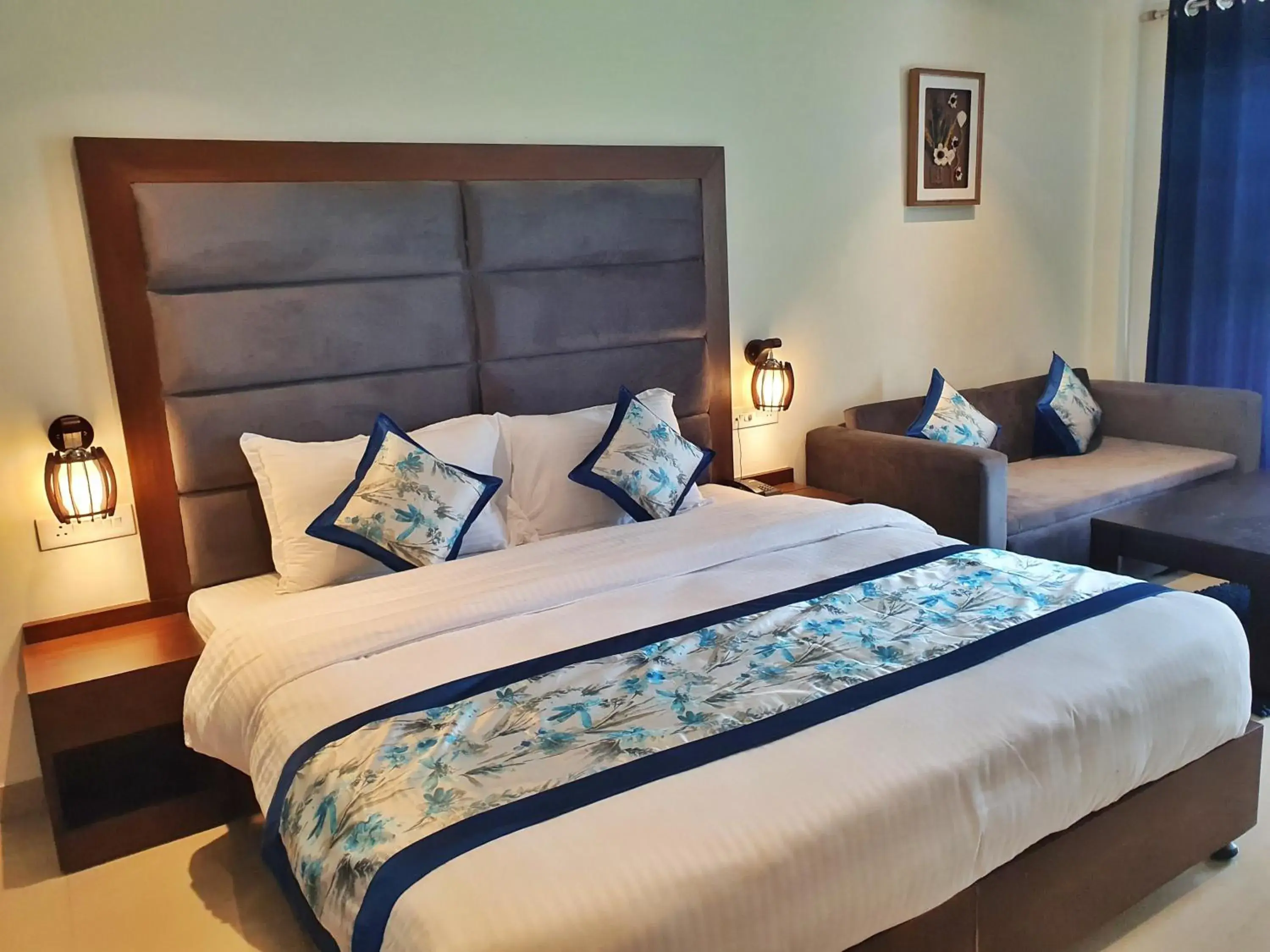 Family Room with Lake View - single occupancy in The Lake Hill Family Room with Lake View - single occupancy in The Lake Hill