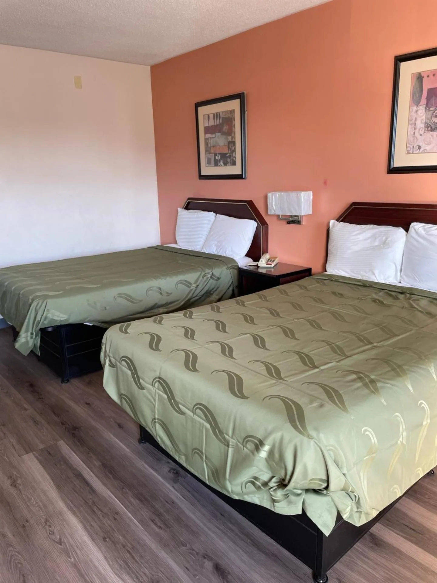 Basic Triple Room in Express Inn-Rahway