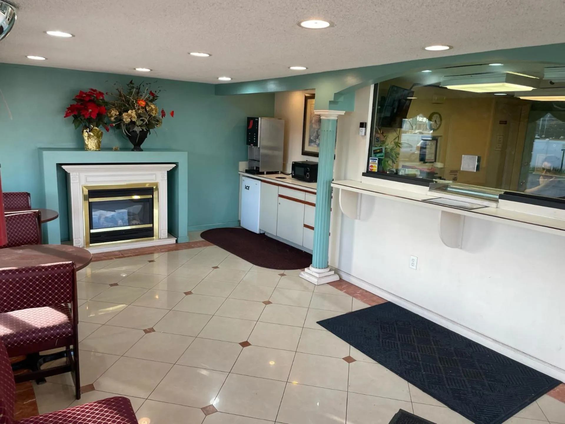 Lobby or reception in Express Inn-Rahway