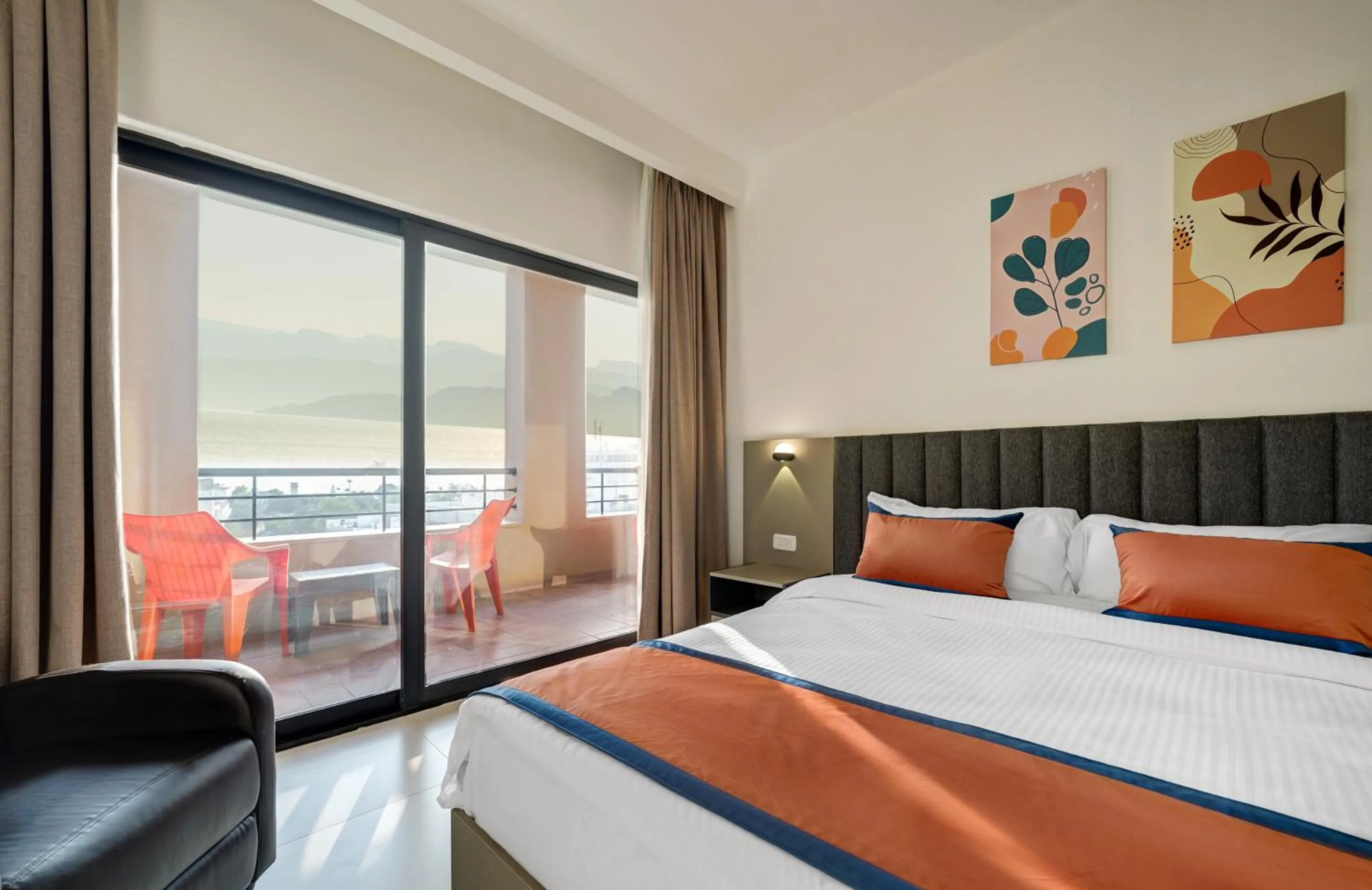 Sea view, Bed in The Loft hotel By FHM