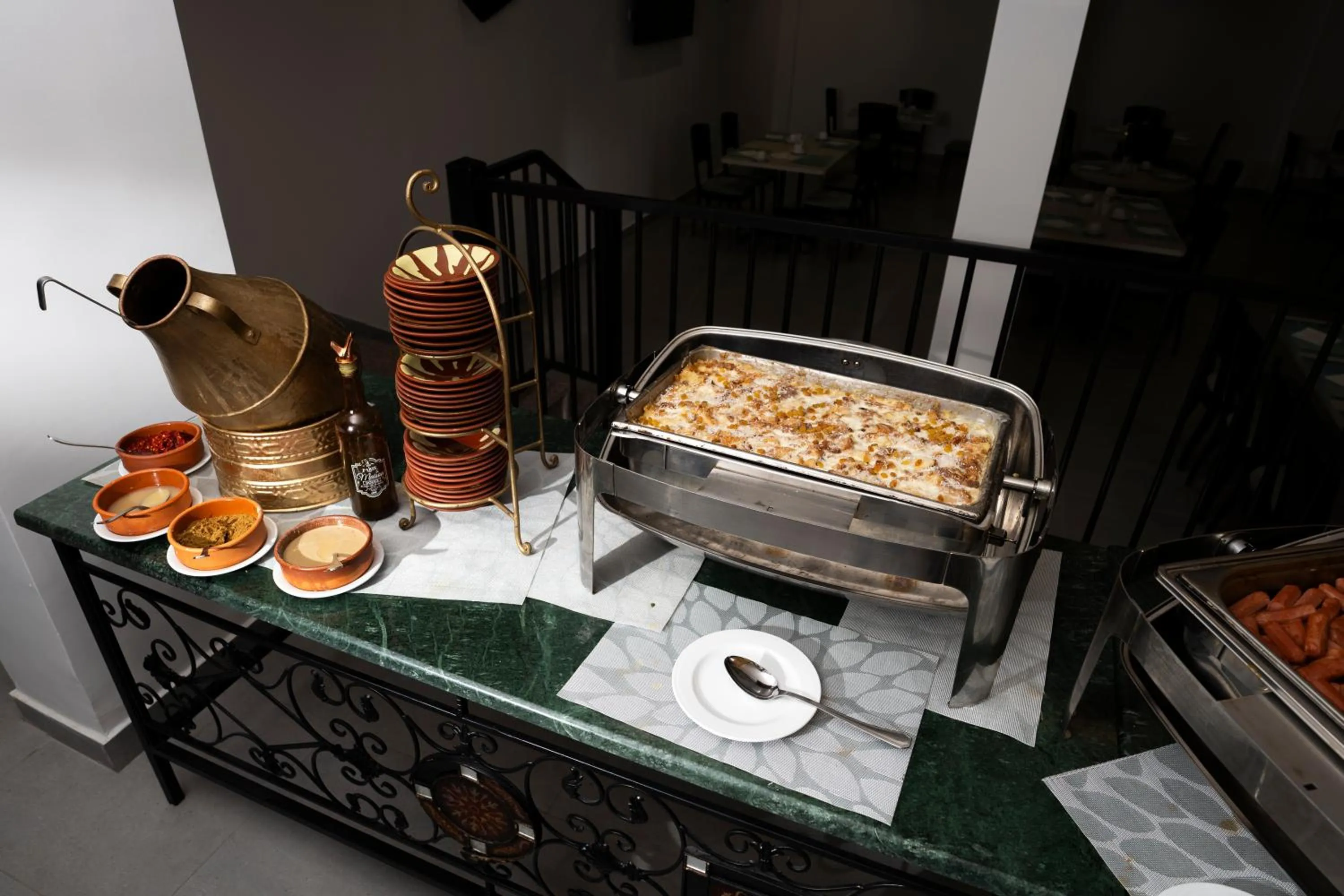 Restaurant/places to eat in The Loft hotel By FHM