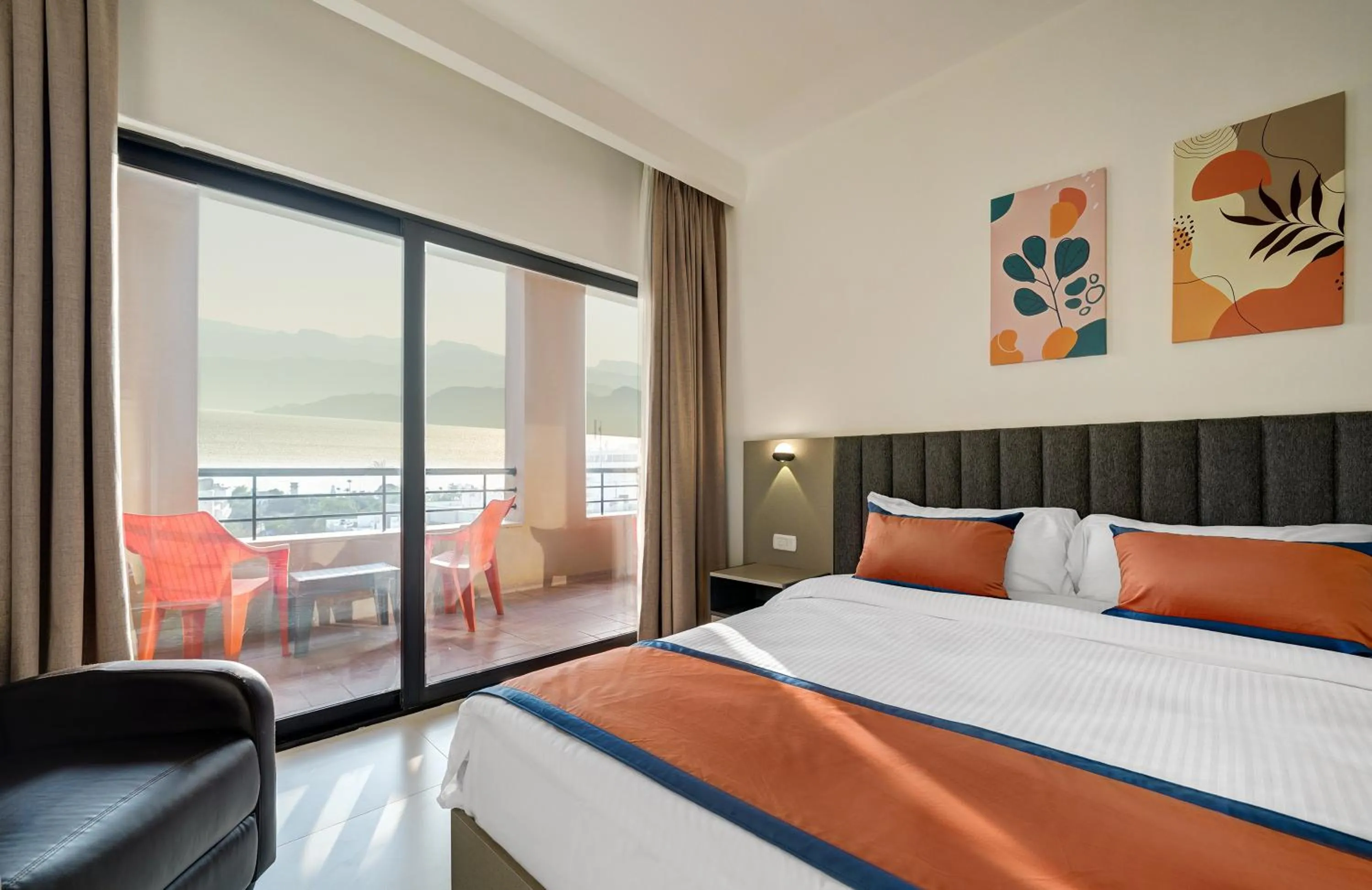 Sea view, Bed in The Loft hotel By FHM