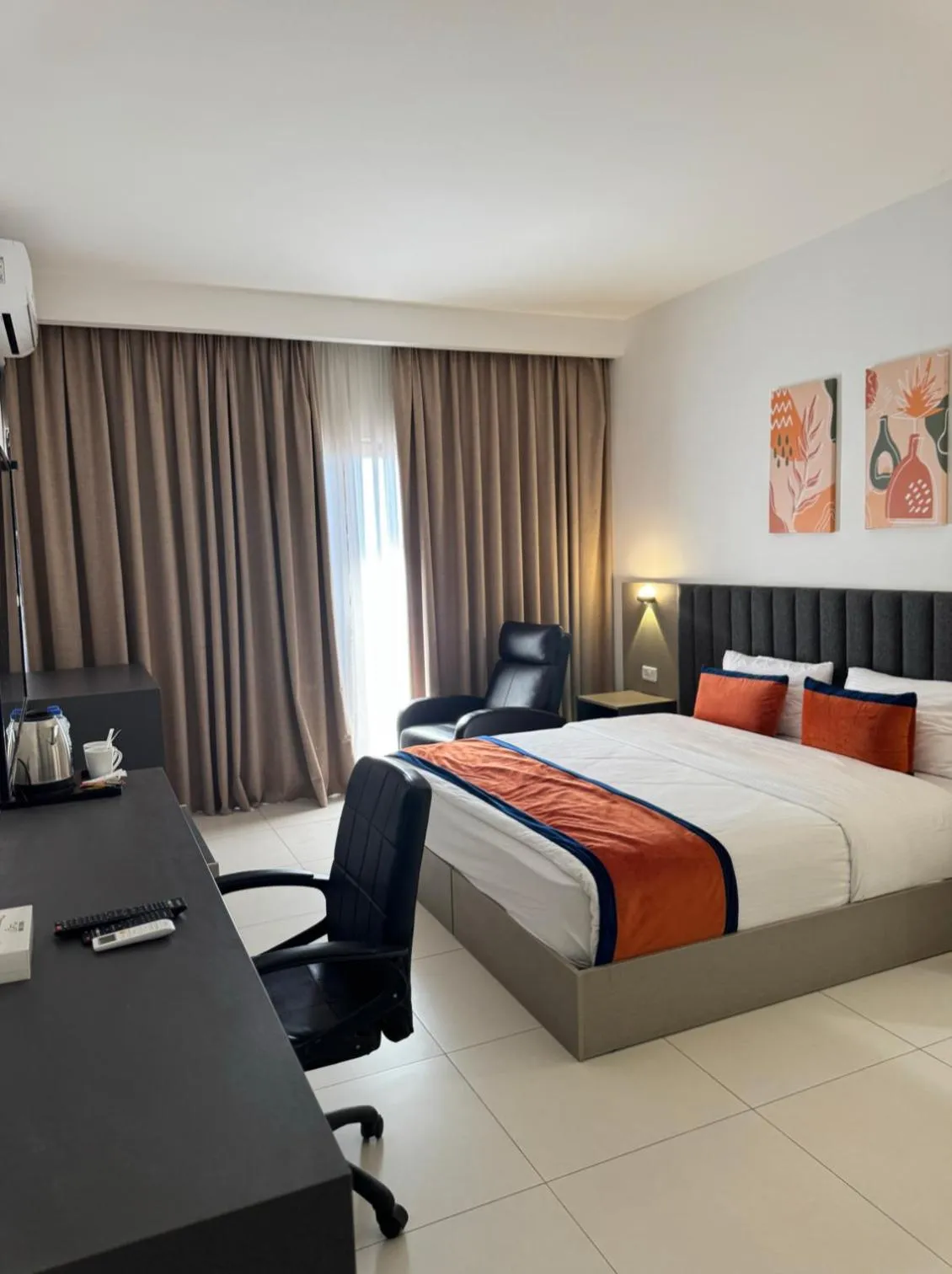 Bedroom, Bed in The Loft hotel By FHM