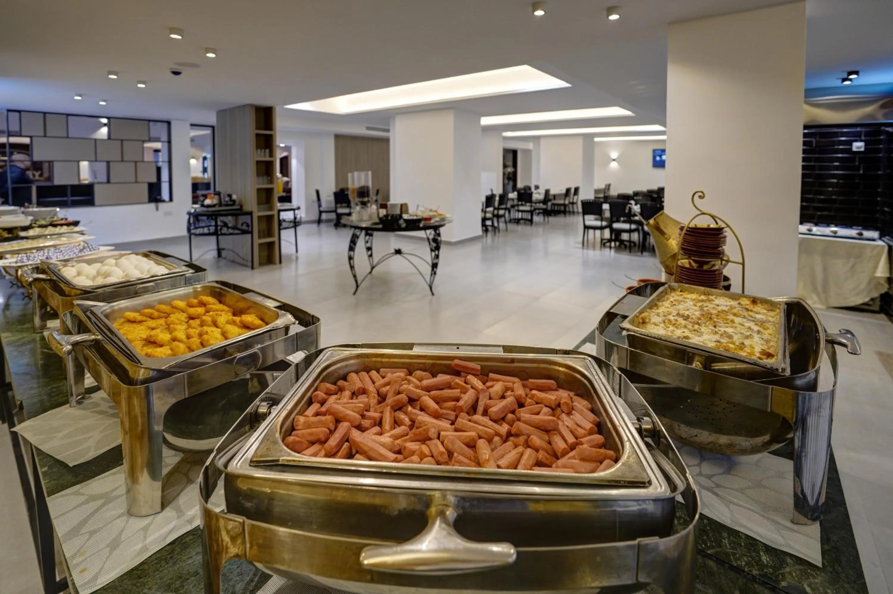 Restaurant/places to eat in The Loft hotel By FHM