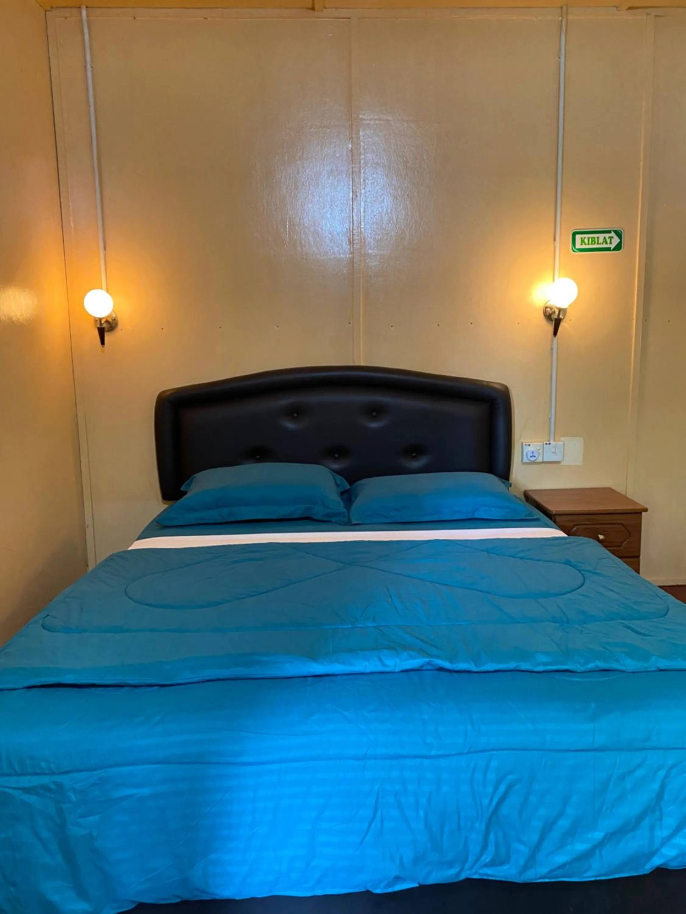 Bed in D view hill hotel