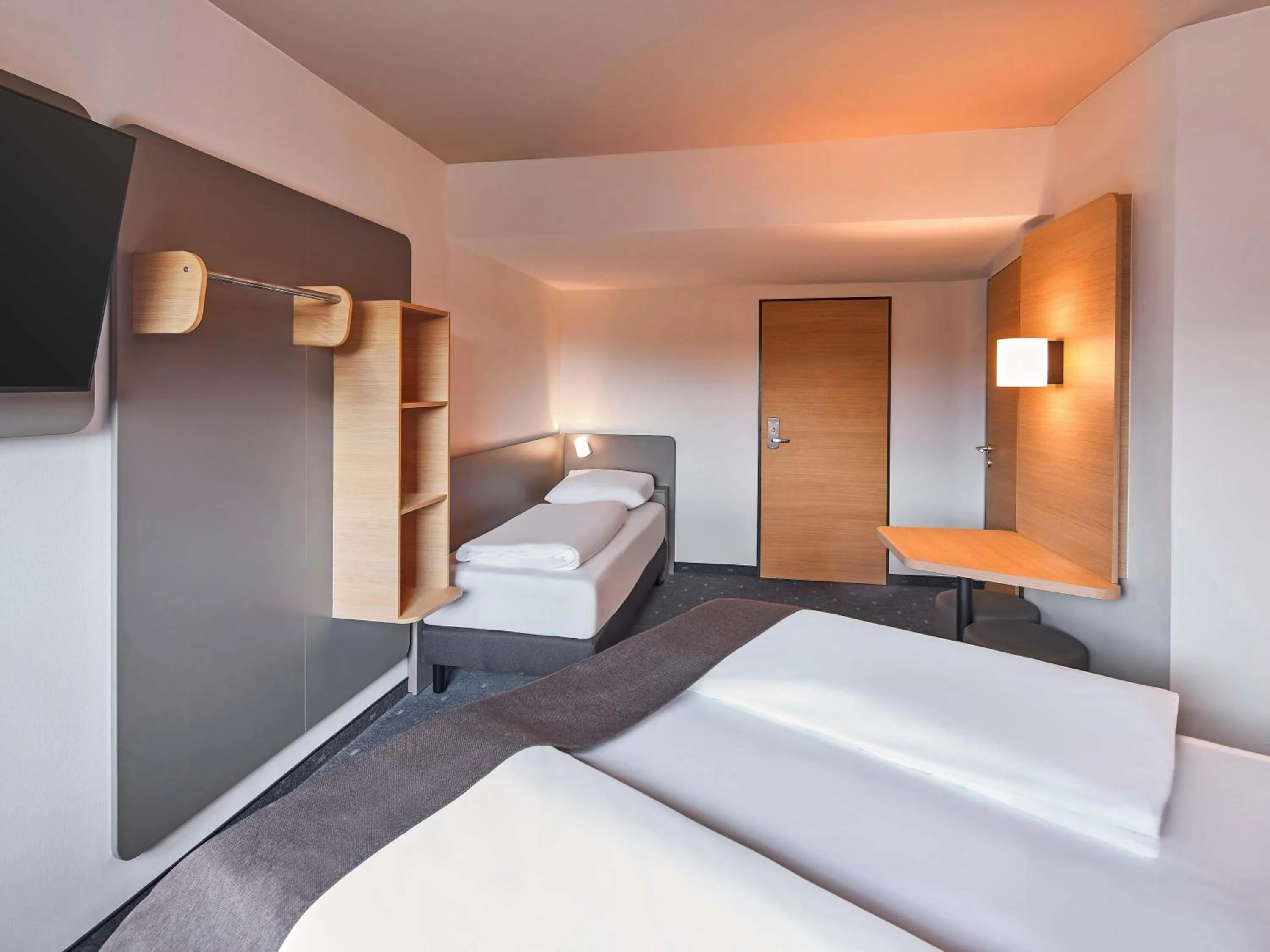 Photo of the whole room, Bed in B&B Hotel Hamm