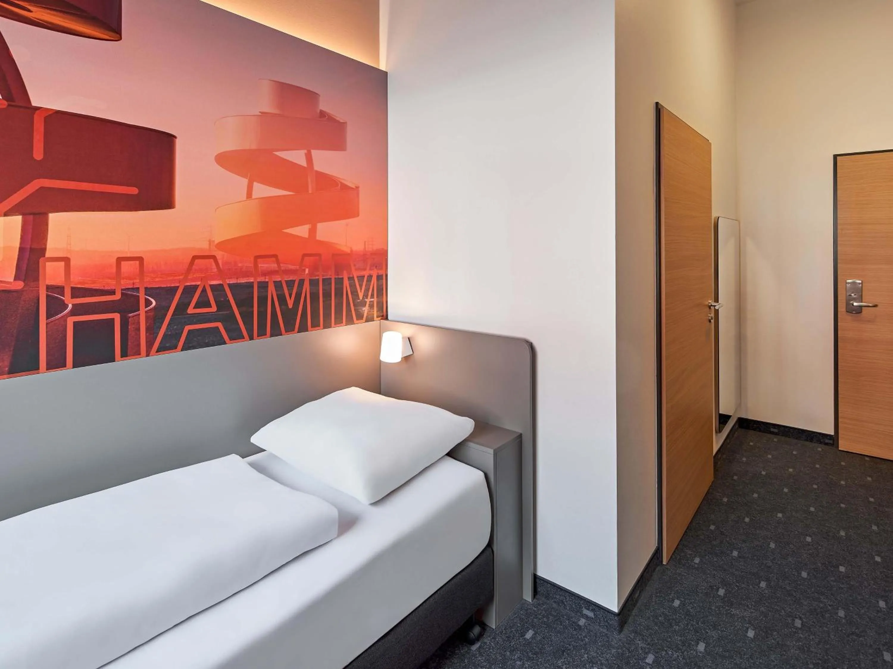 Photo of the whole room, Bed in B&B Hotel Hamm