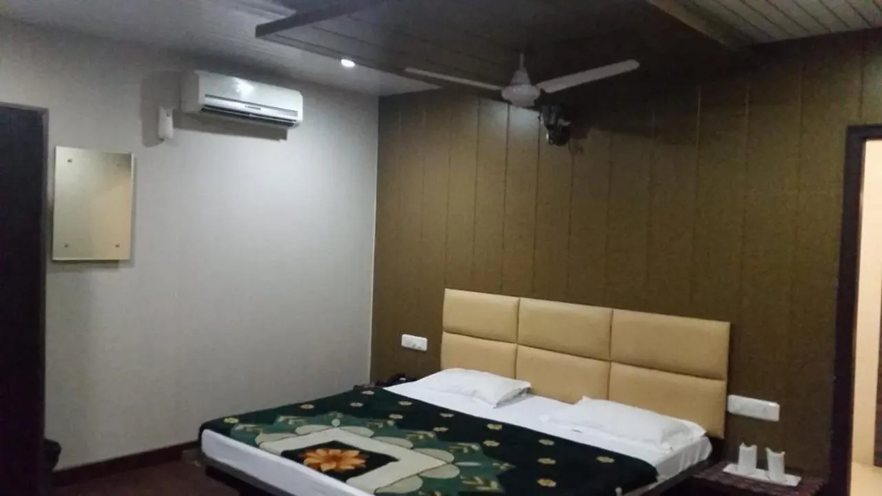 Bedroom in HOTEL SILVER STONE