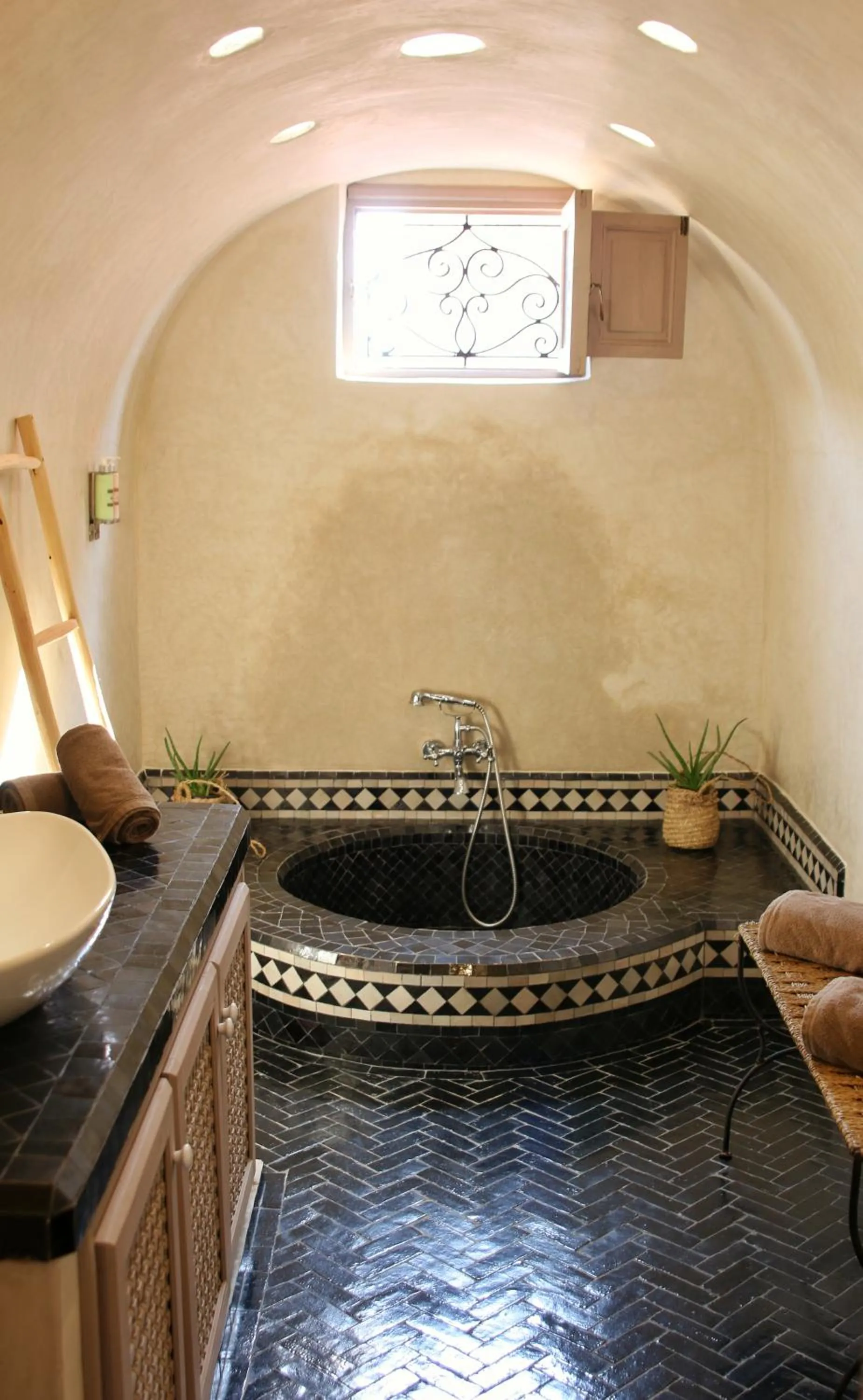 Bathroom in Riad Dollar Des Sables & Spa
