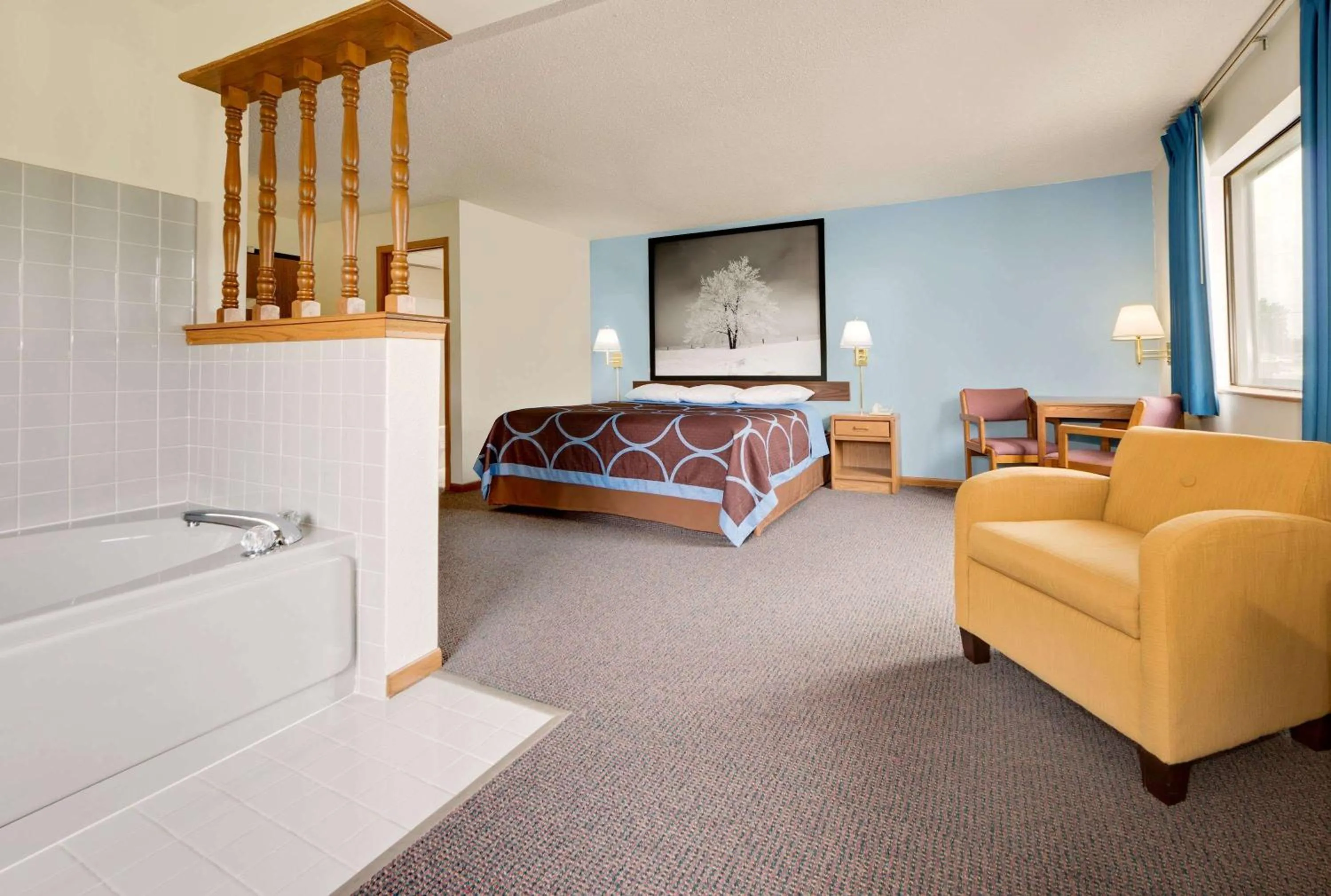 Photo of the whole room, Bed in Super 8 by Wyndham Centerville