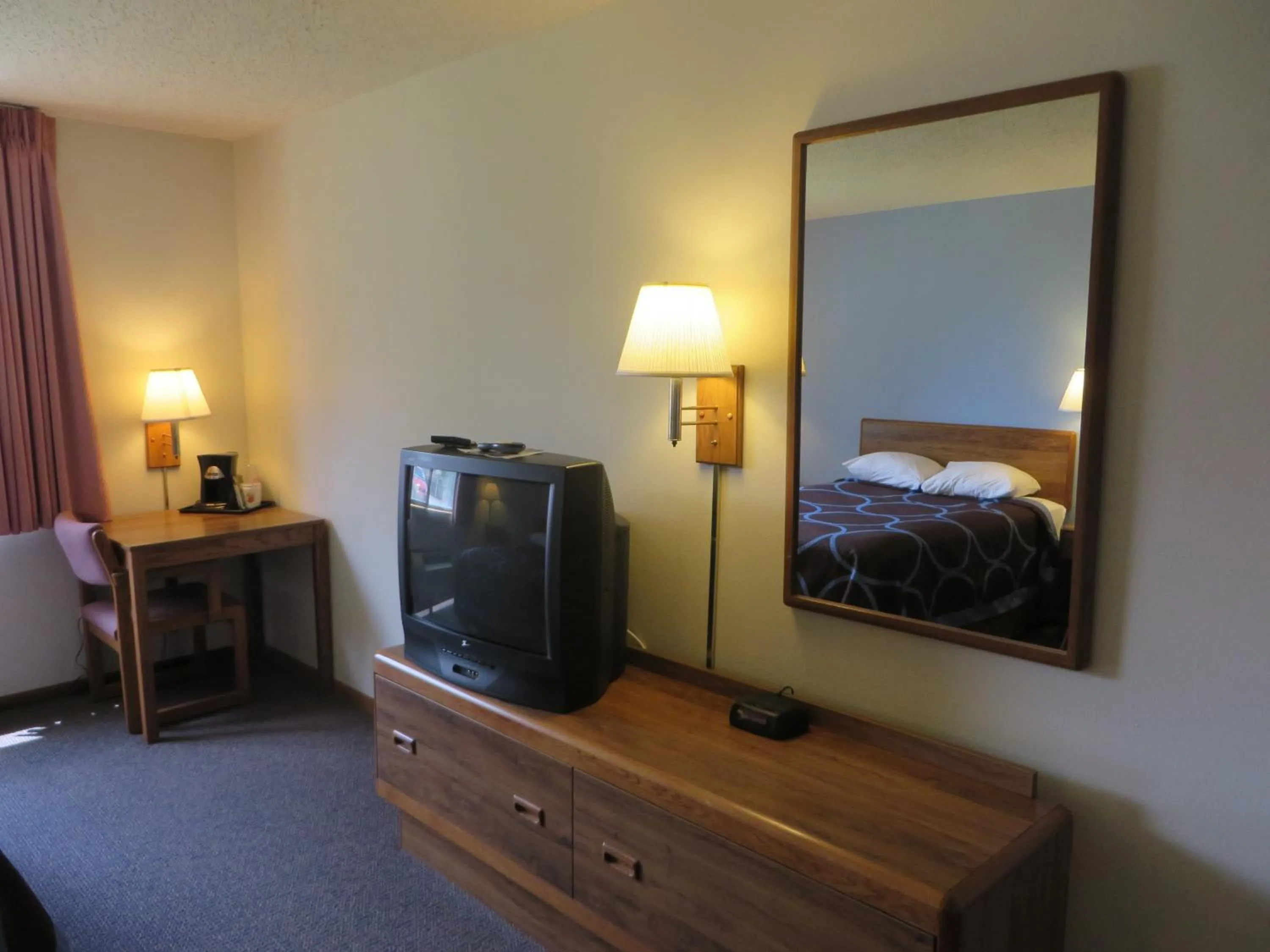 Bed in Super 8 by Wyndham Centerville