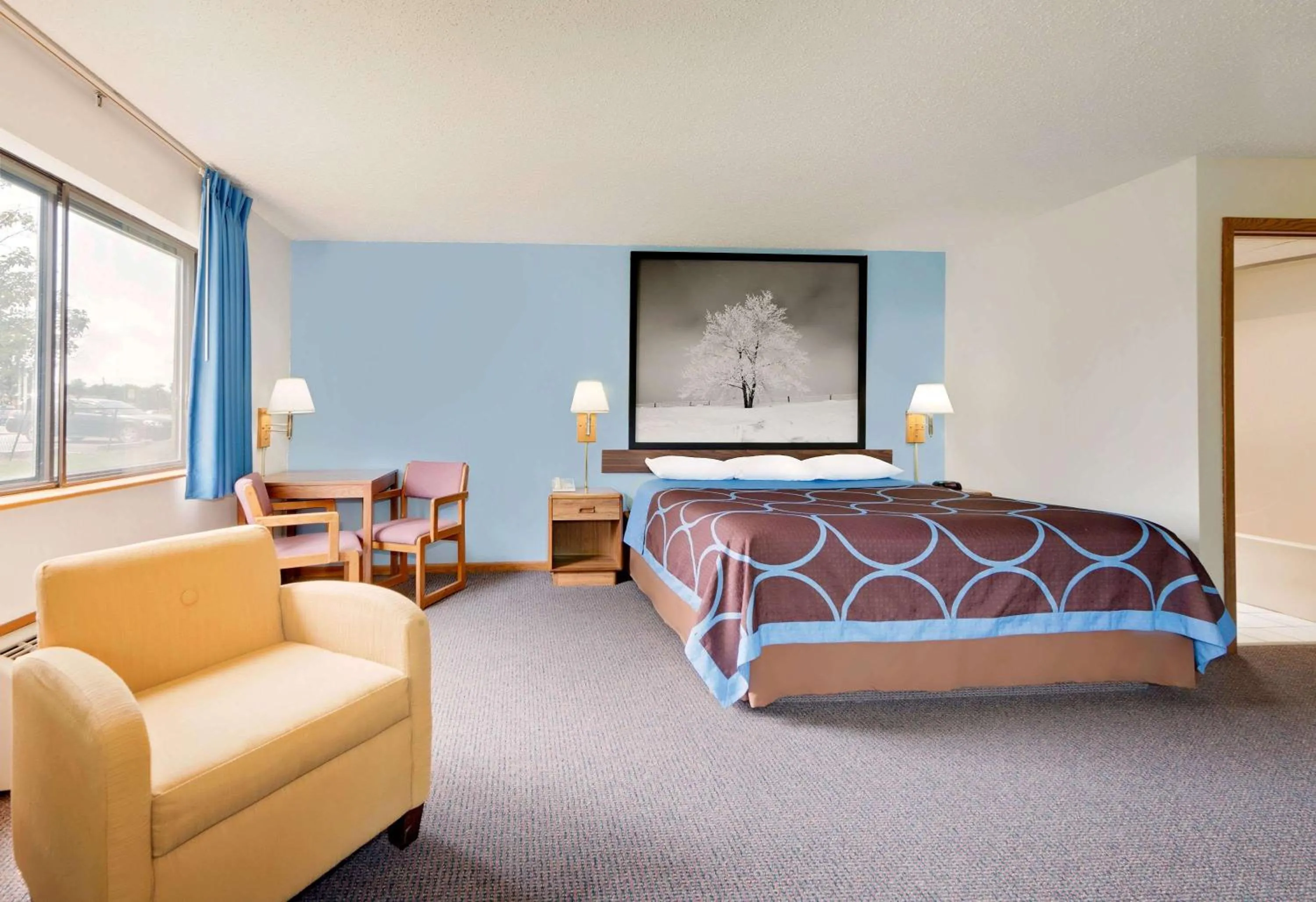 Photo of the whole room, Bed in Super 8 by Wyndham Centerville