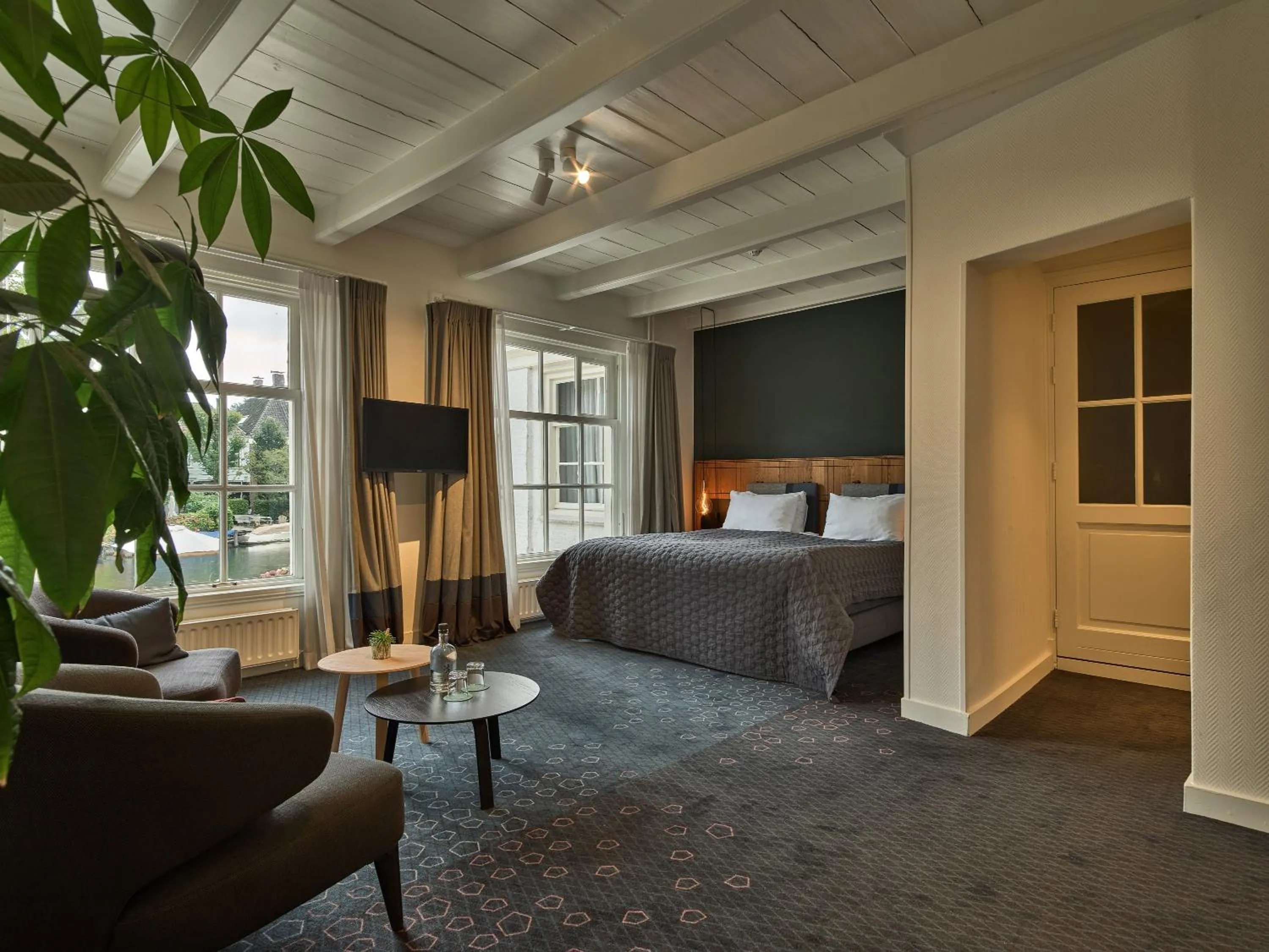 Photo of the whole room, Bed in De Nederlanden, Restaurant & Boutique Hotel